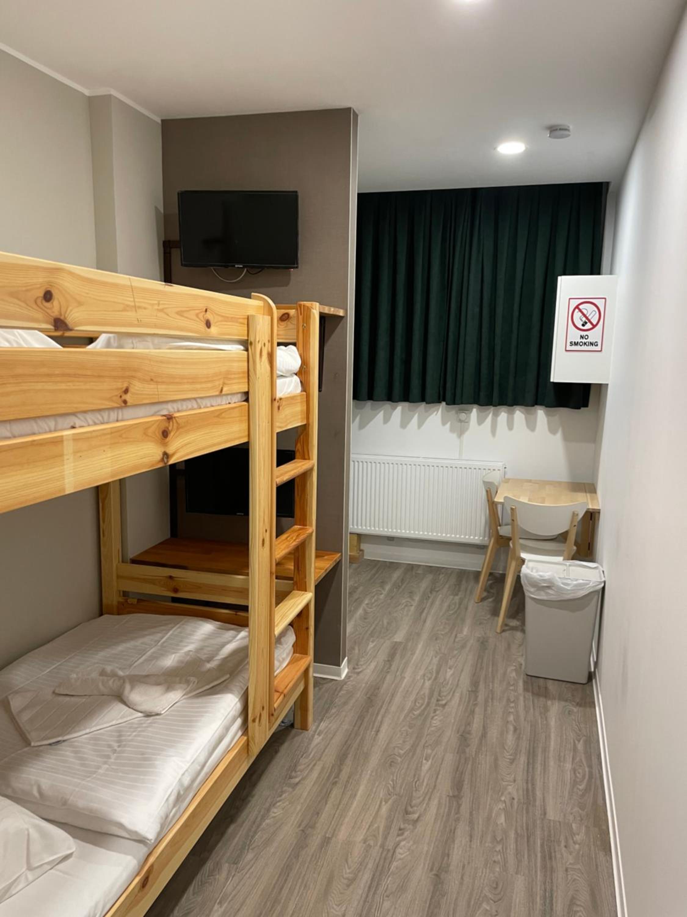 Economy Twin Room - Photo 28