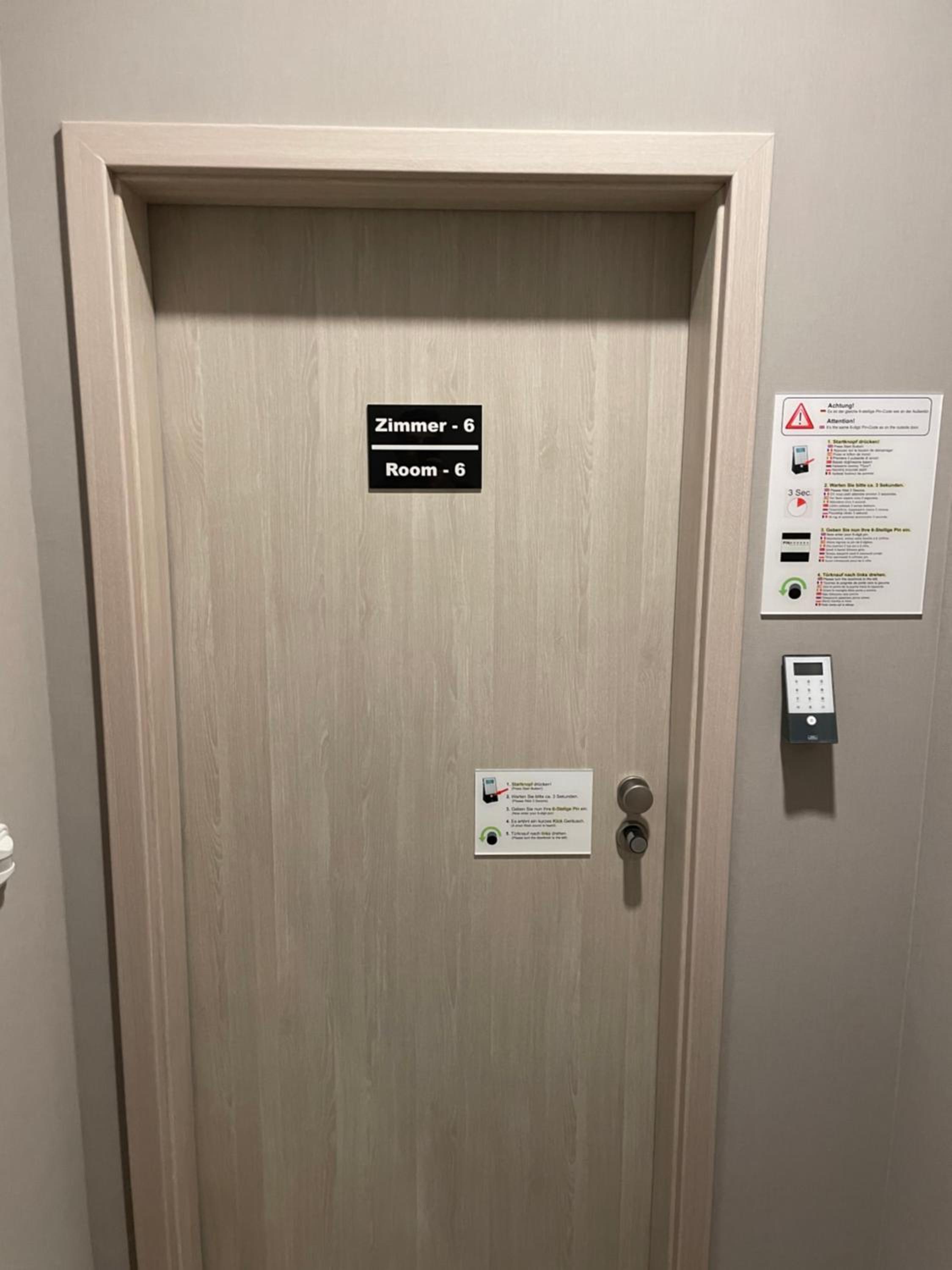 Economy Twin Room - Photo 16