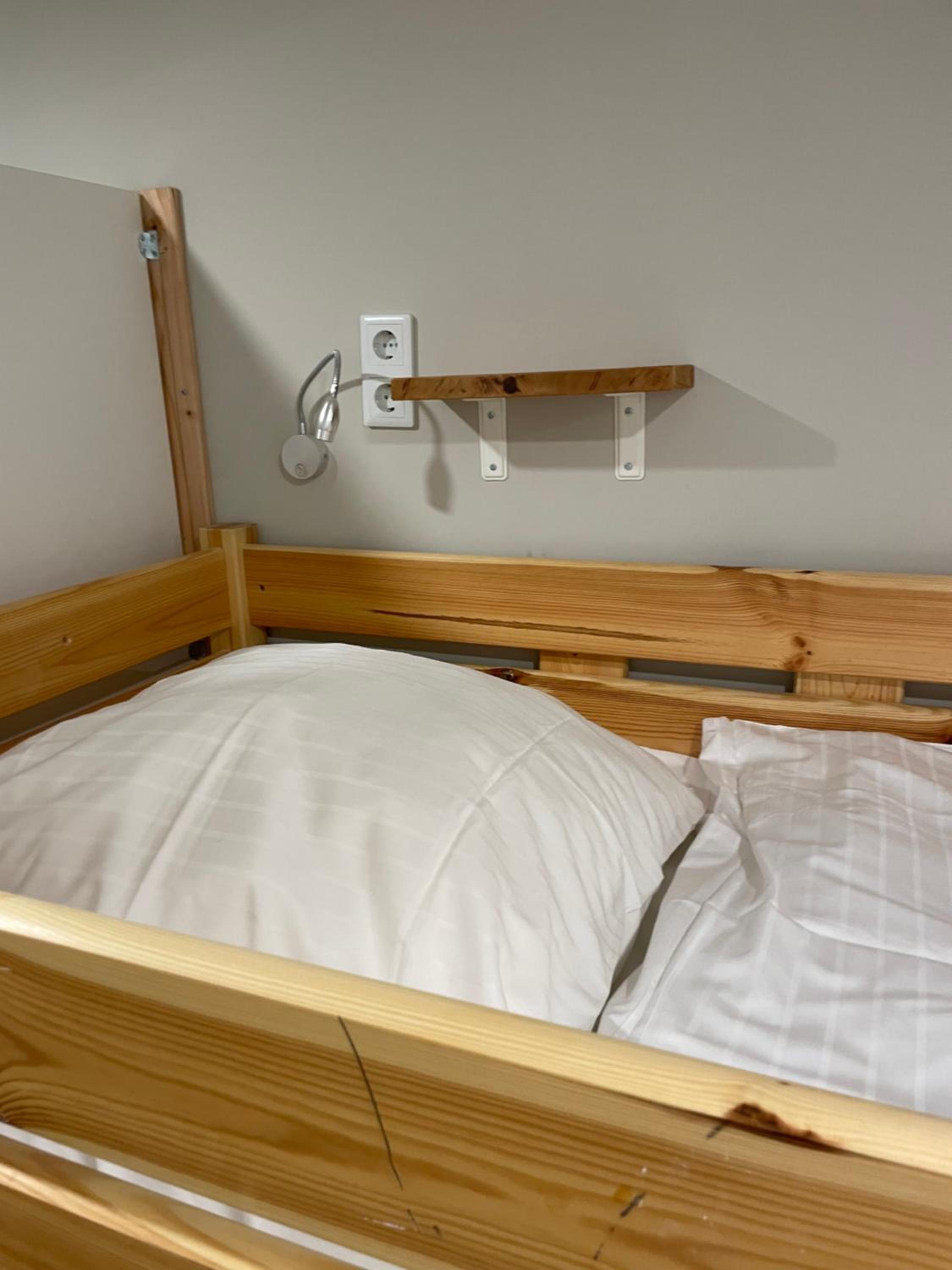 Economy Twin Room - Photo 23