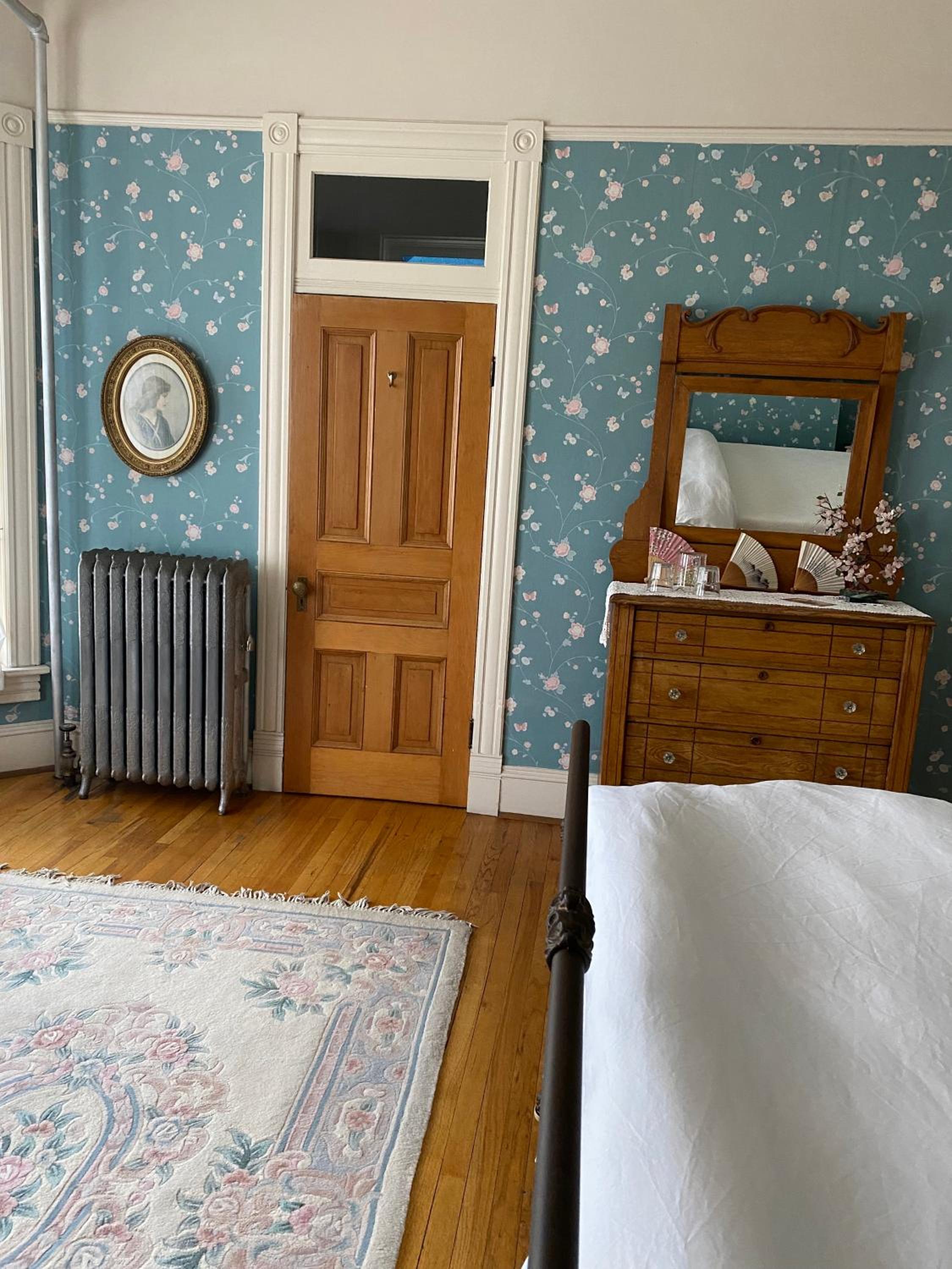 Deluxe King Suite - Photo 4