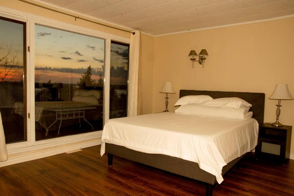 Four-Bedroom House photo 2