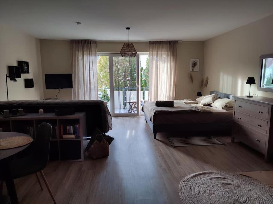 One-Bedroom Apartment photo 1