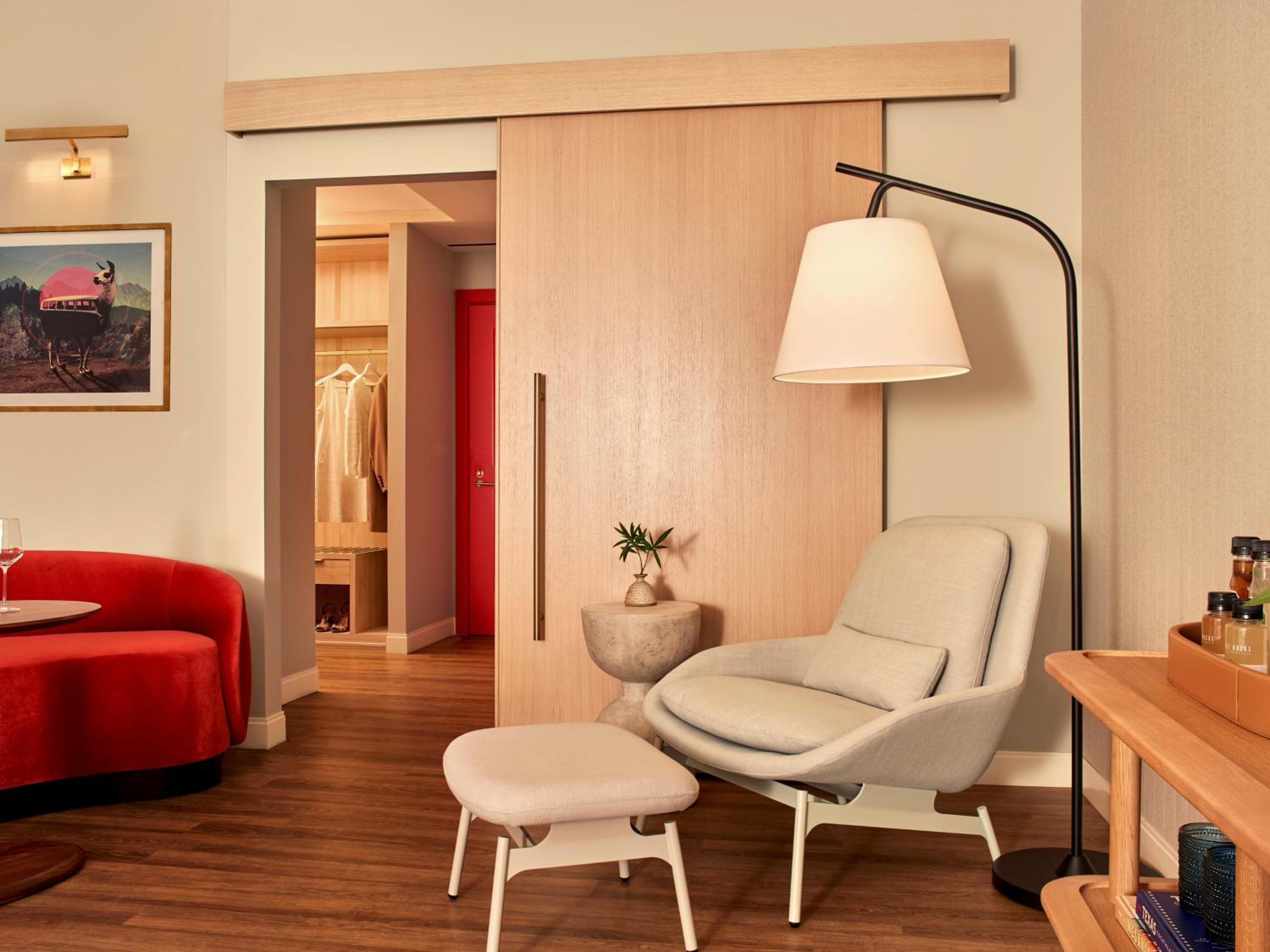 Grand King Room - Photo 6