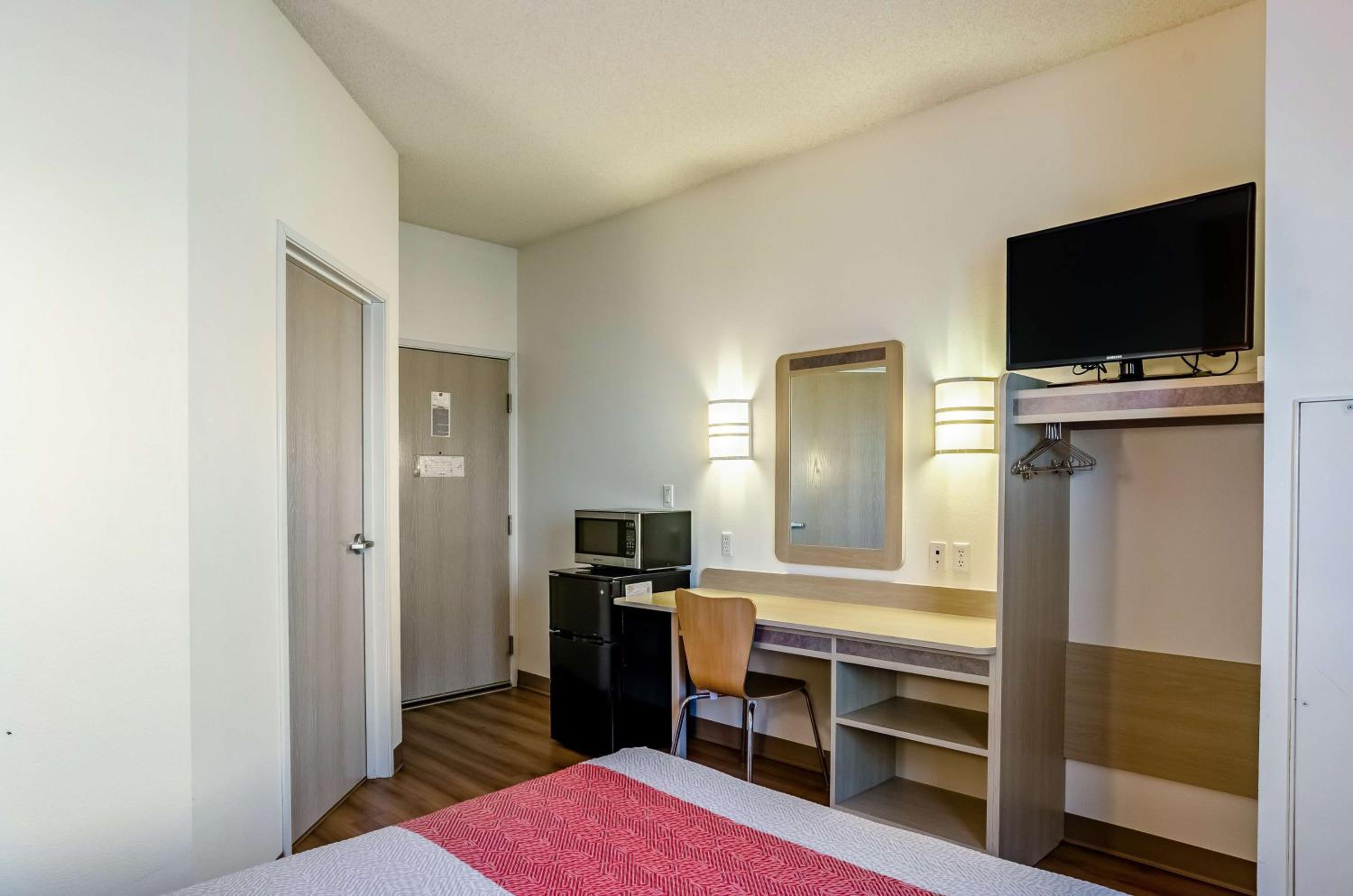 Double Room - Non-Smoking  photo 2