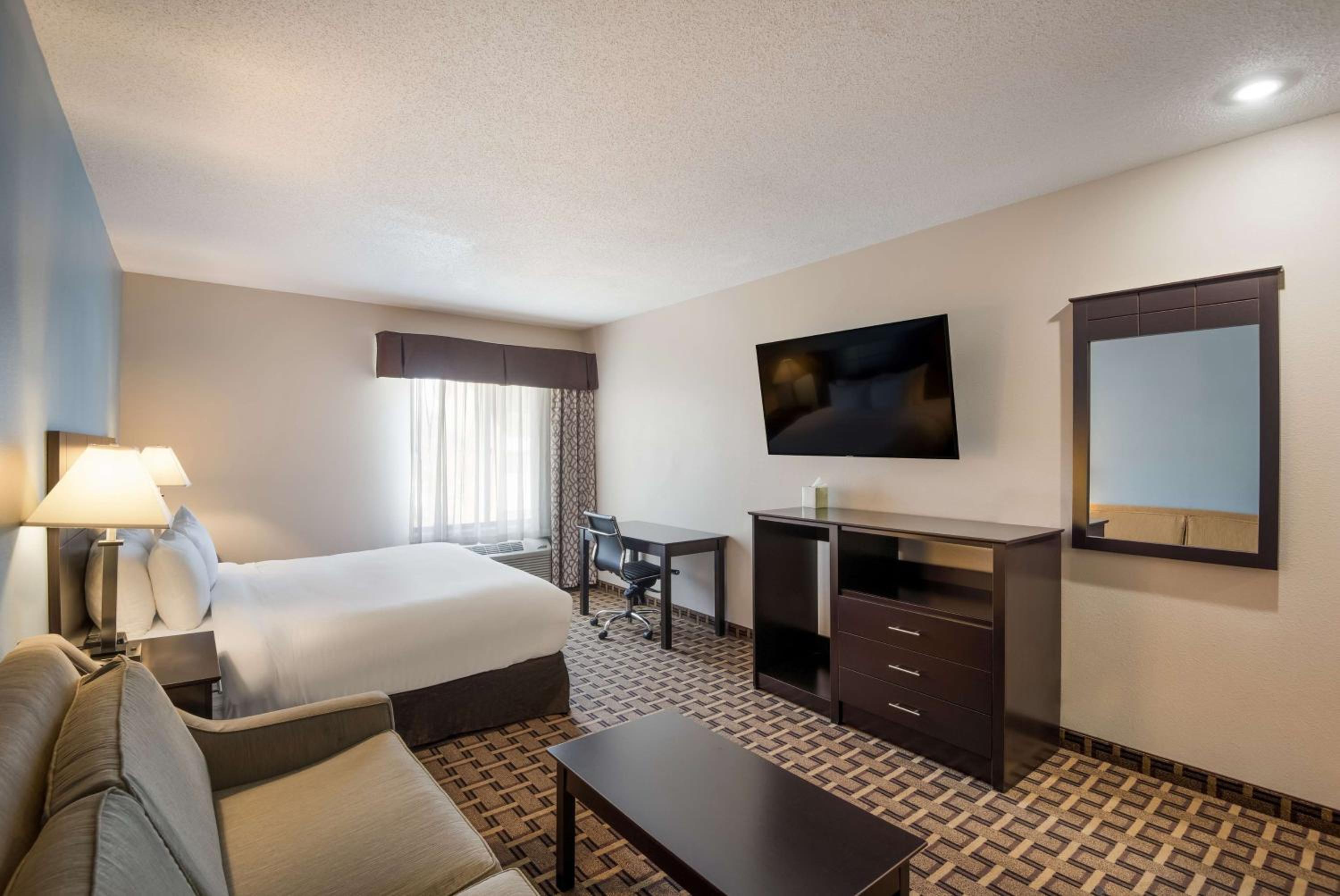 King Room - Non-Smoking - Photo 6