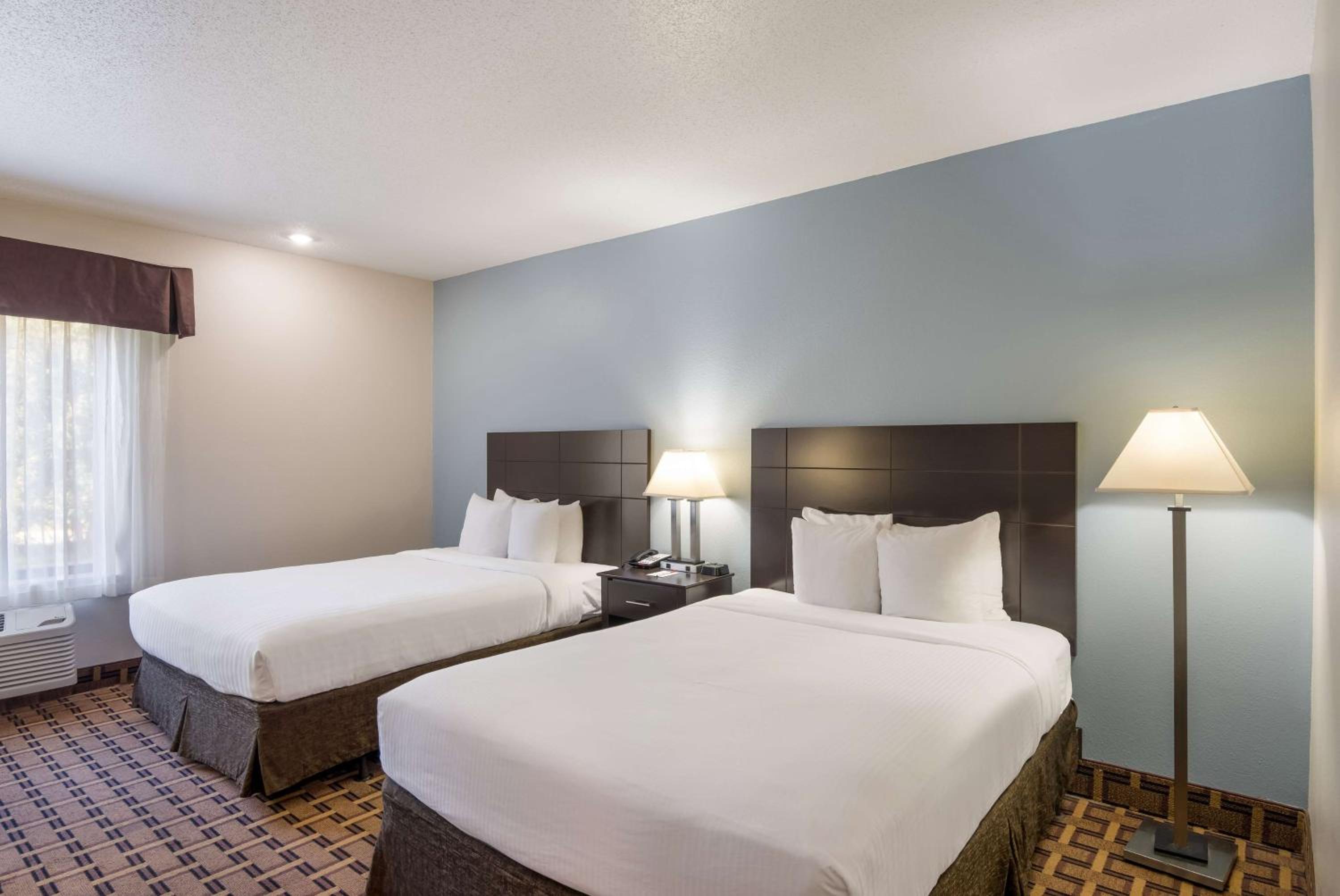 Queen Room with Two Queen Beds - Photo 1
