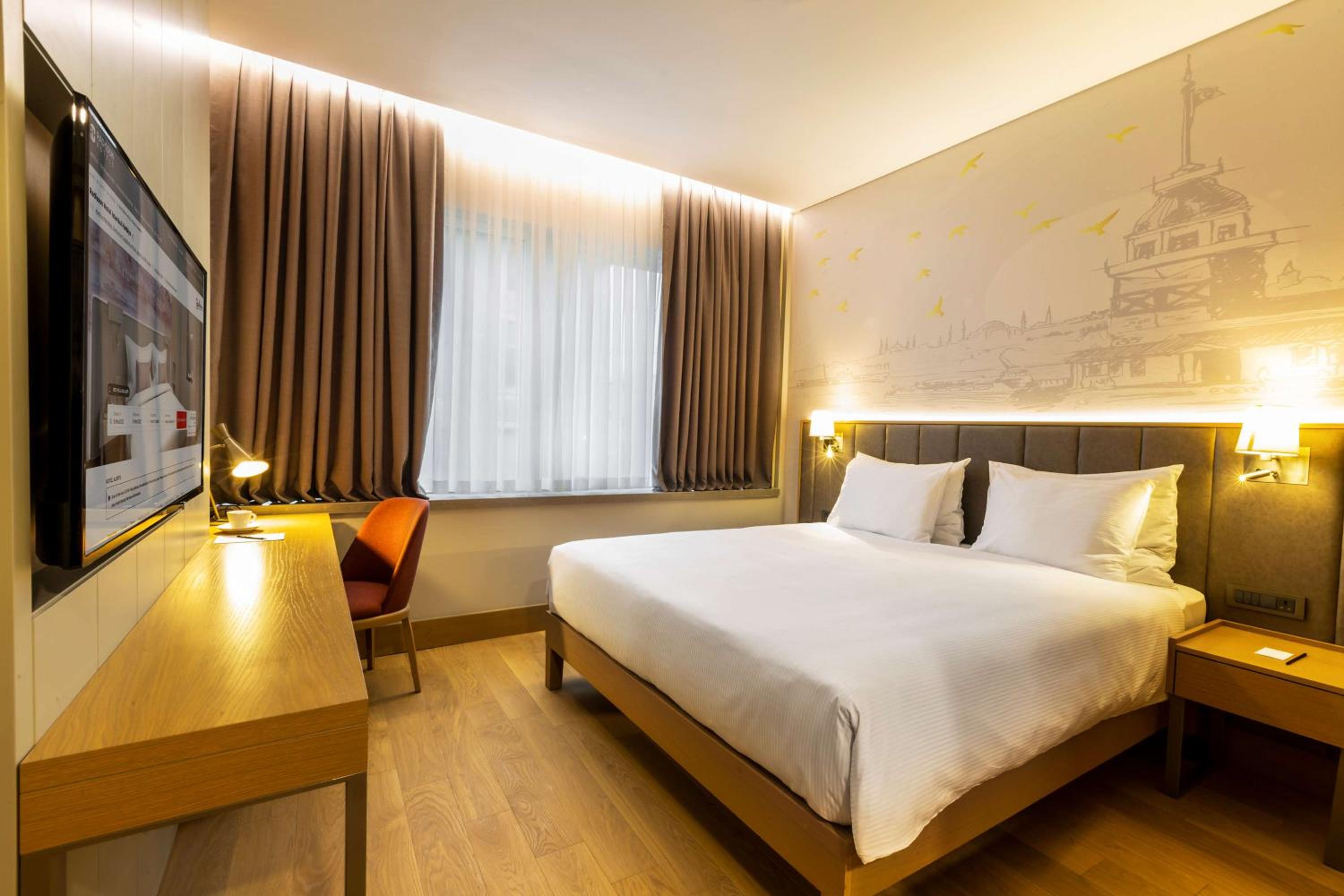 Standard King Room photo 1