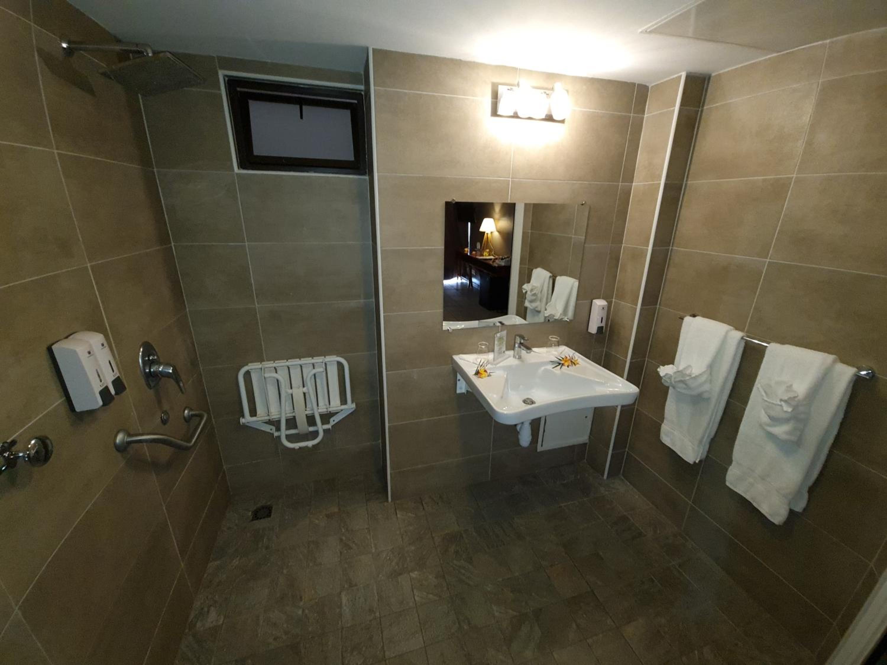 Double Room - Disability Access photo 2