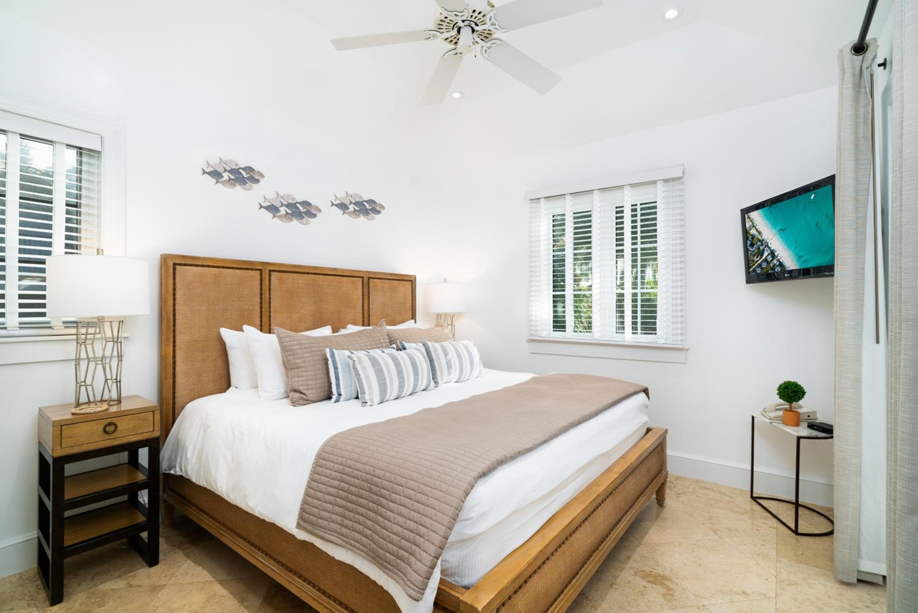 2 Bedroom Suite with Pool View - Photo 1