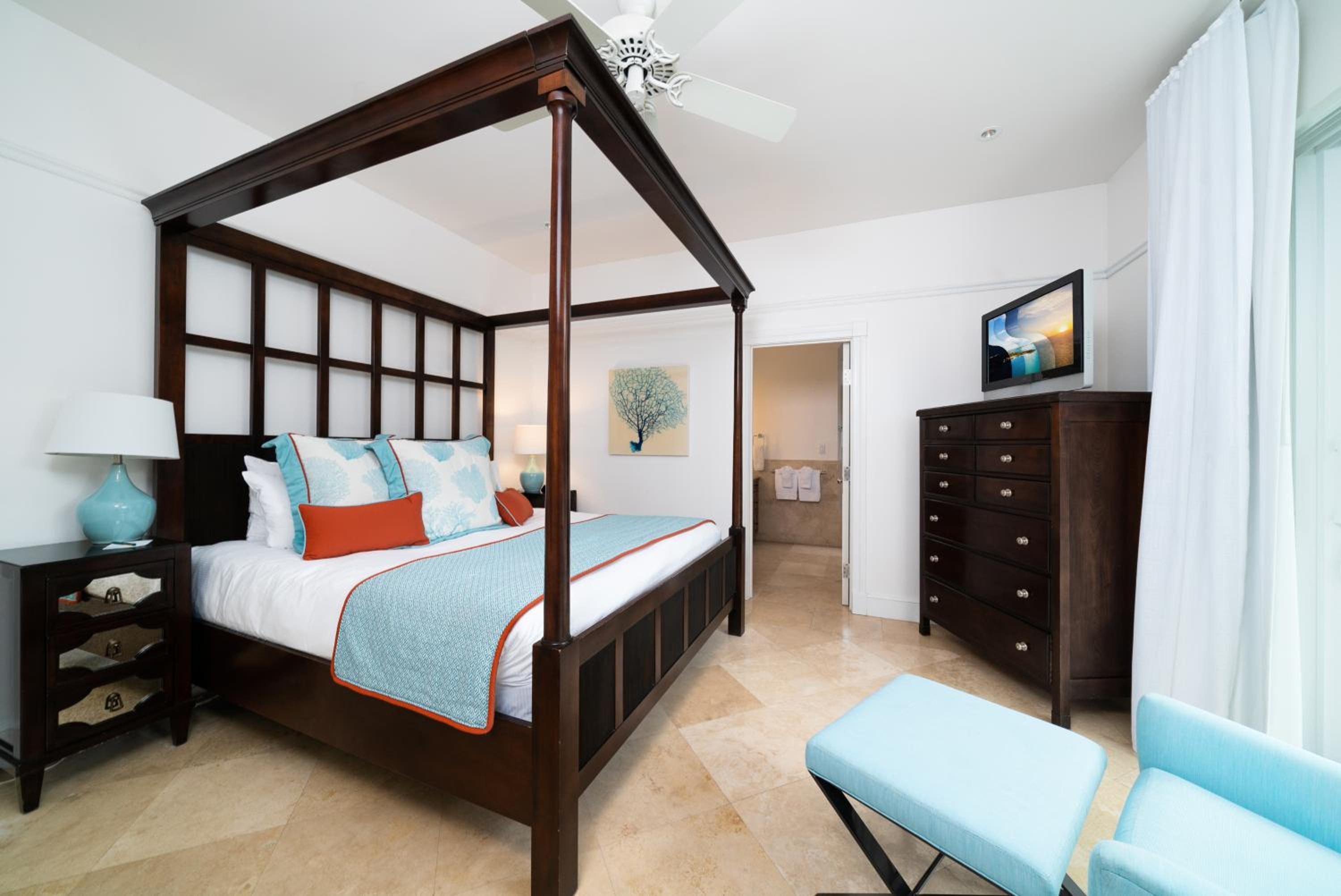 3 Bedroom Suite Ocean Front  - Photo 1