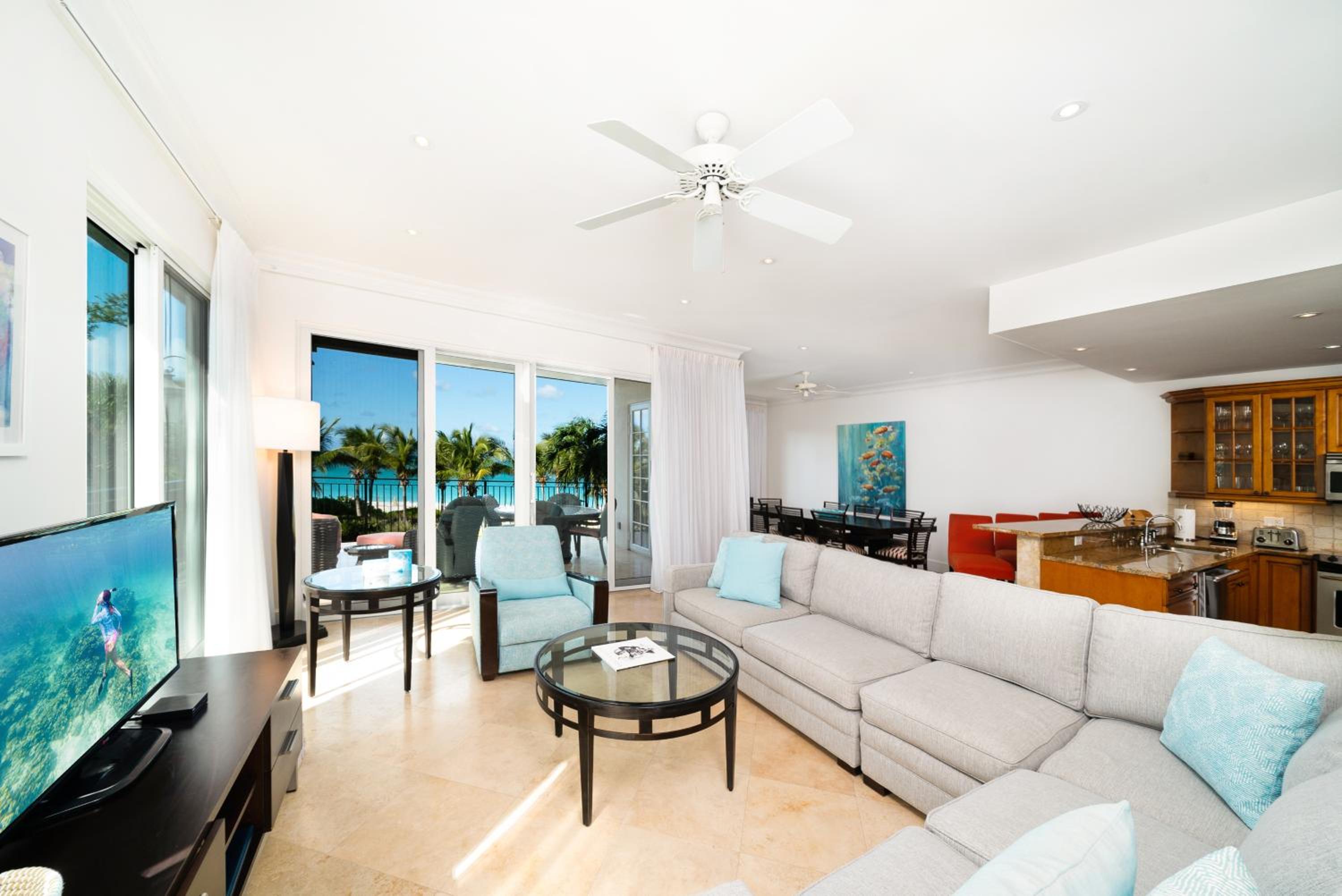 3 Bedroom Suite Ocean Front  - Photo 3