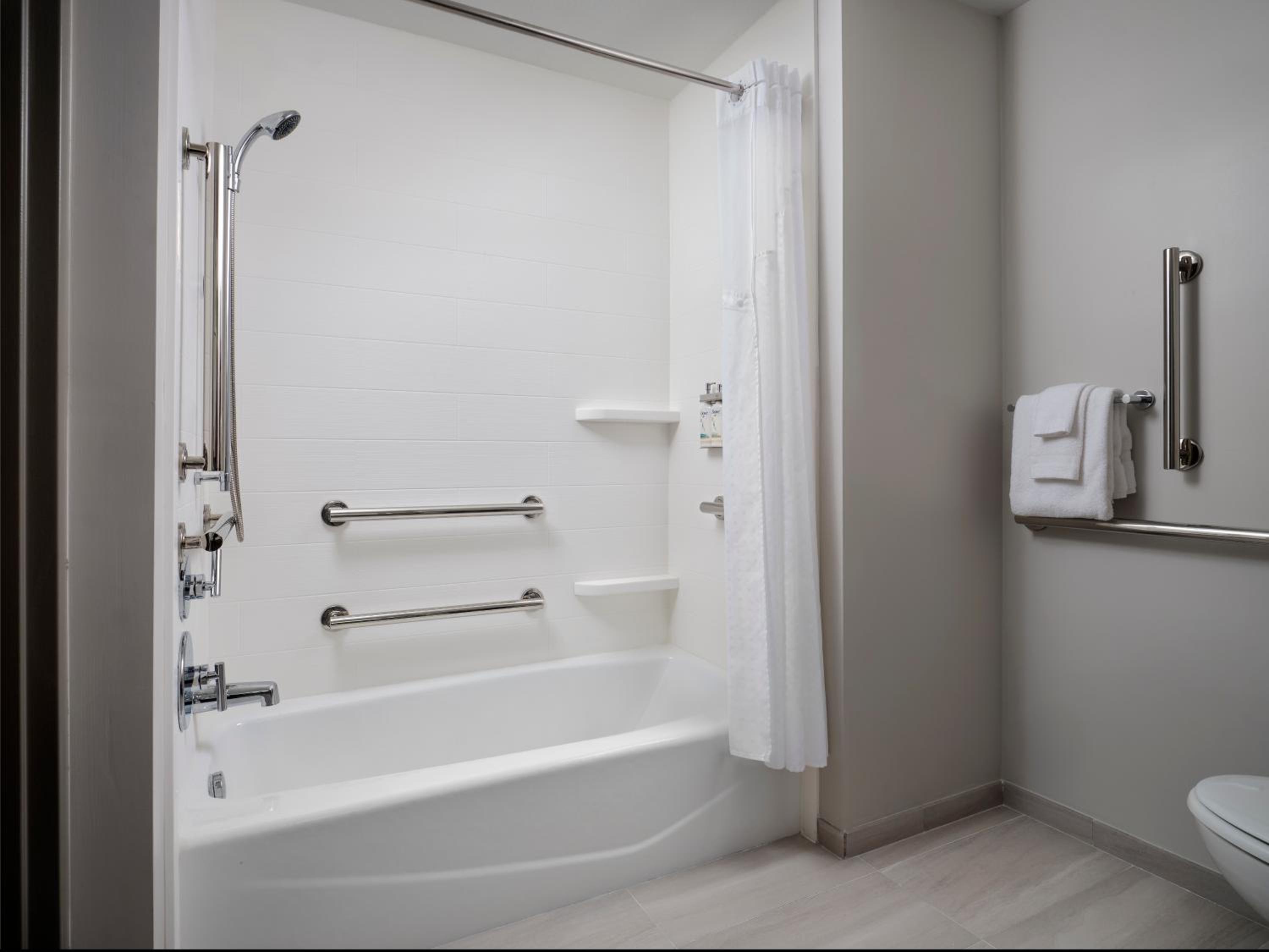 King Room - Mobility Access/Hearing Accessible - Photo 11