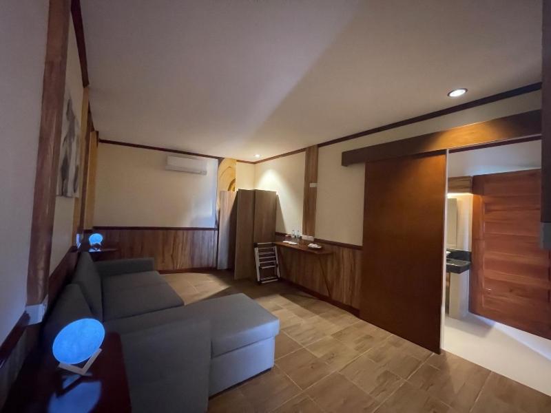 One-Bedroom Suite photo 3