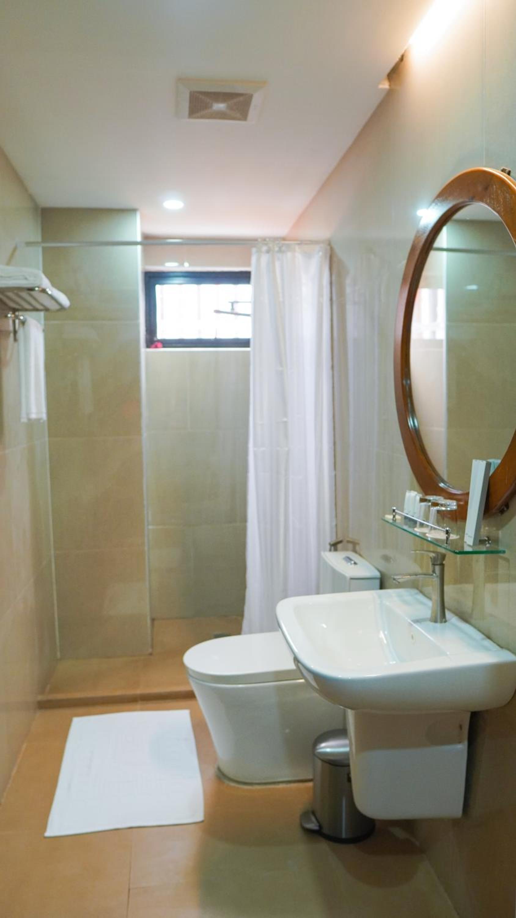 Deluxe Double Room - Photo 13