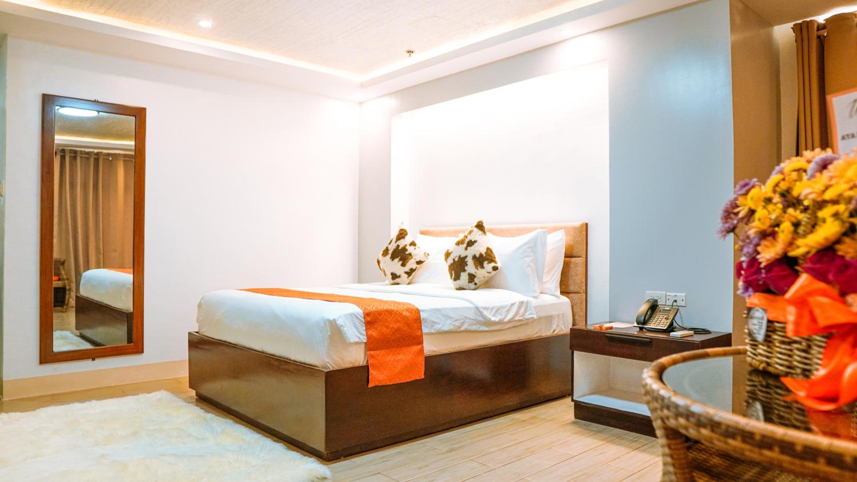 Deluxe Queen Room - Photo 6