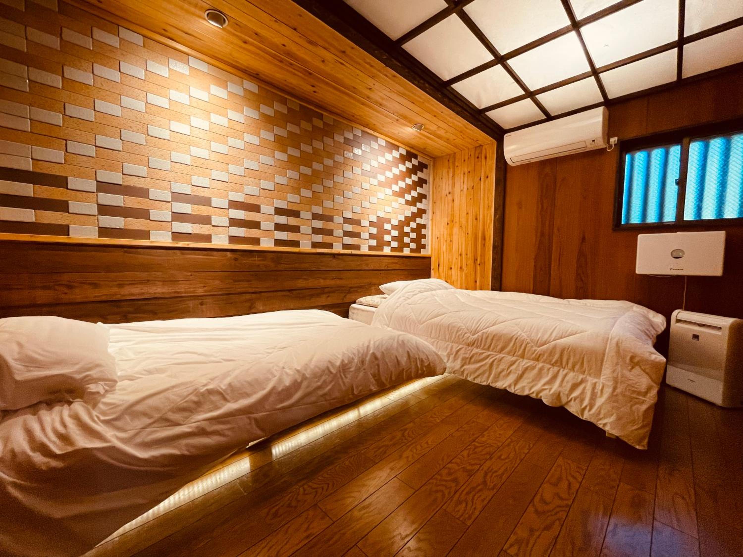 Four-Bedroom House - Photo 23