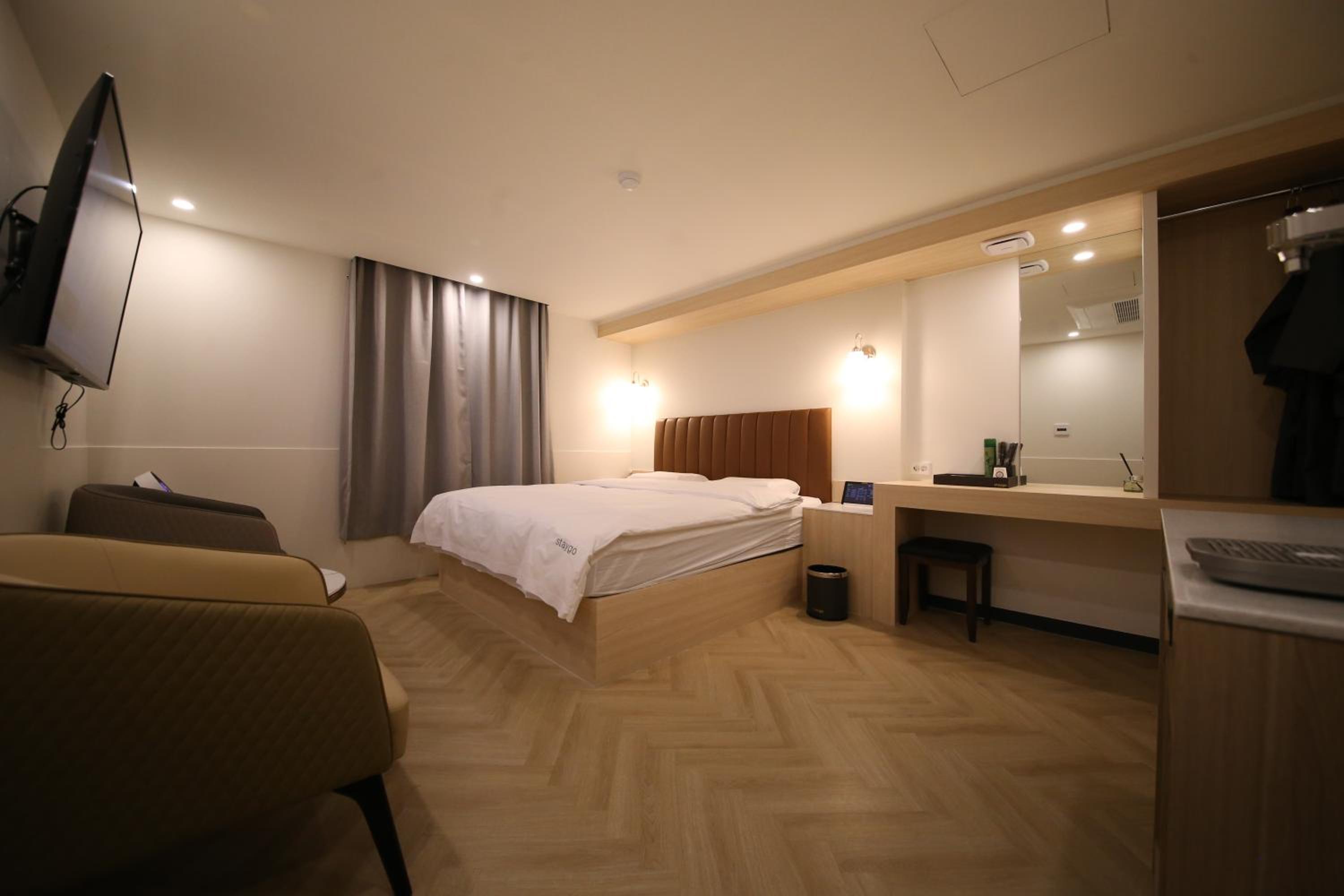 Deluxe King Room