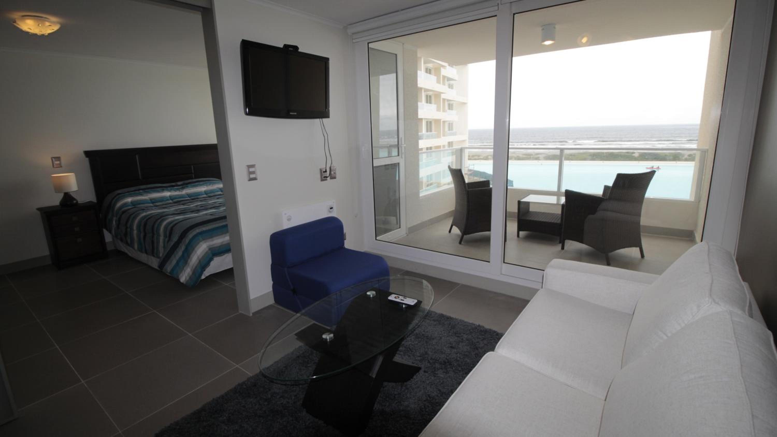 One-Bedroom Apartment with Sea View - 5th floor