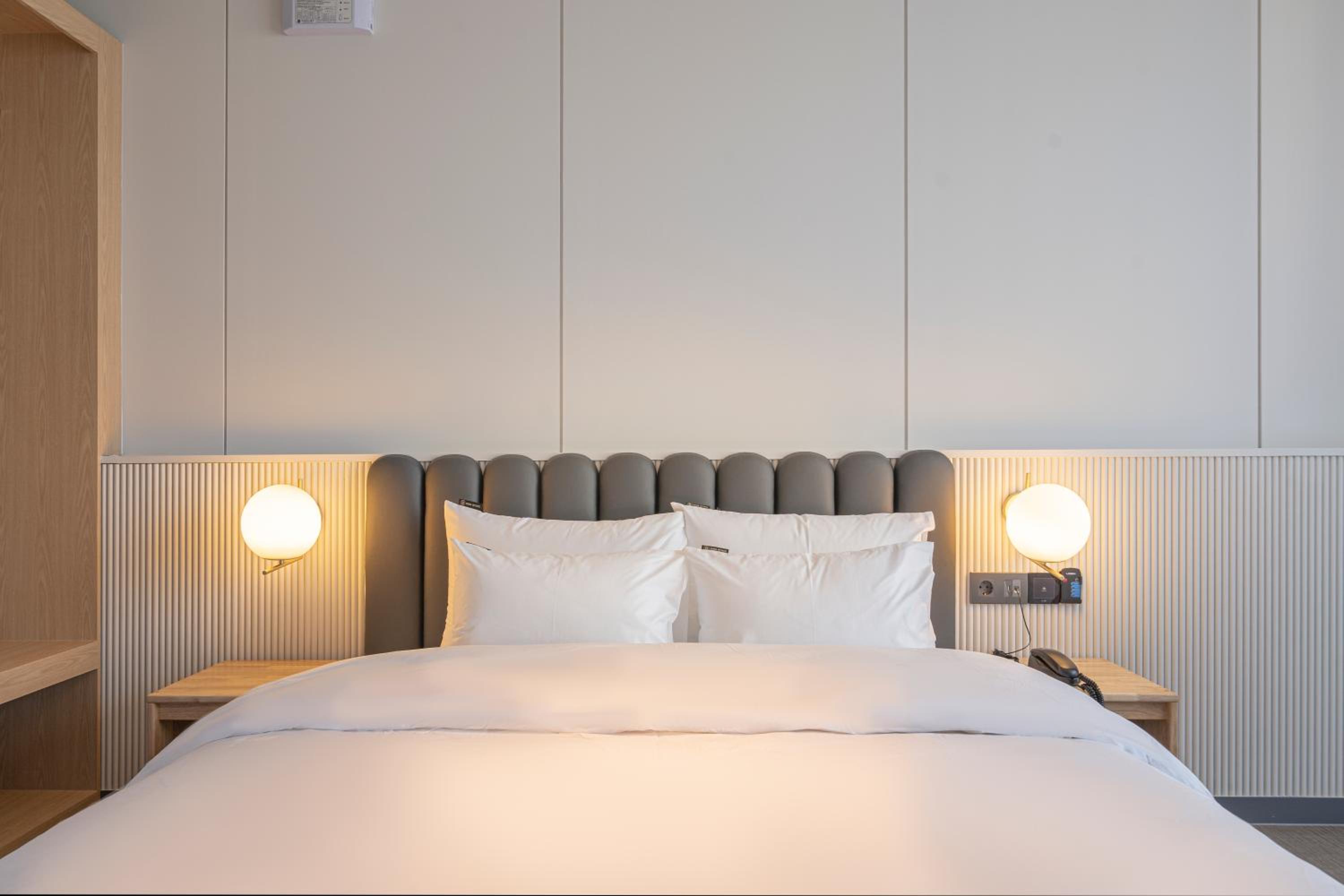 Standard Double Room - Photo 4