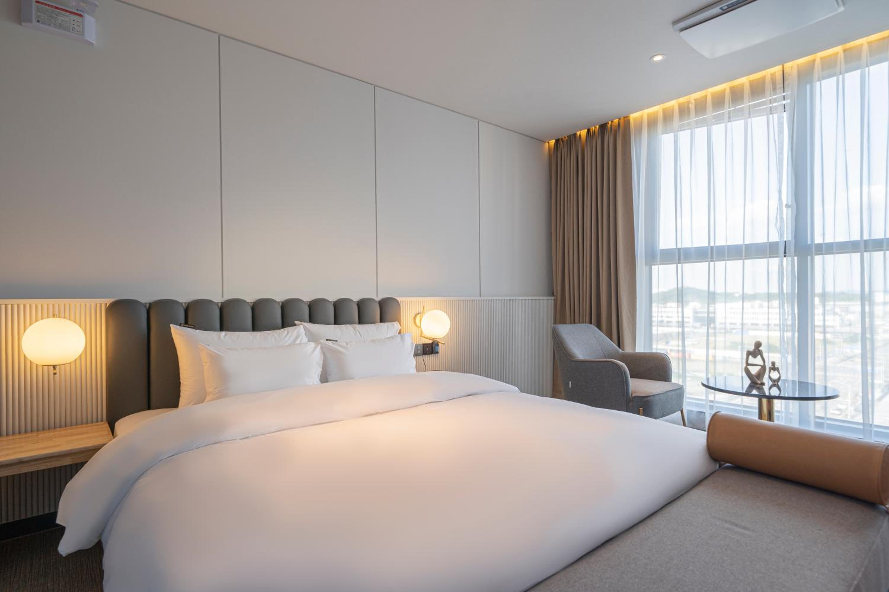 Standard Double Room - Photo 8