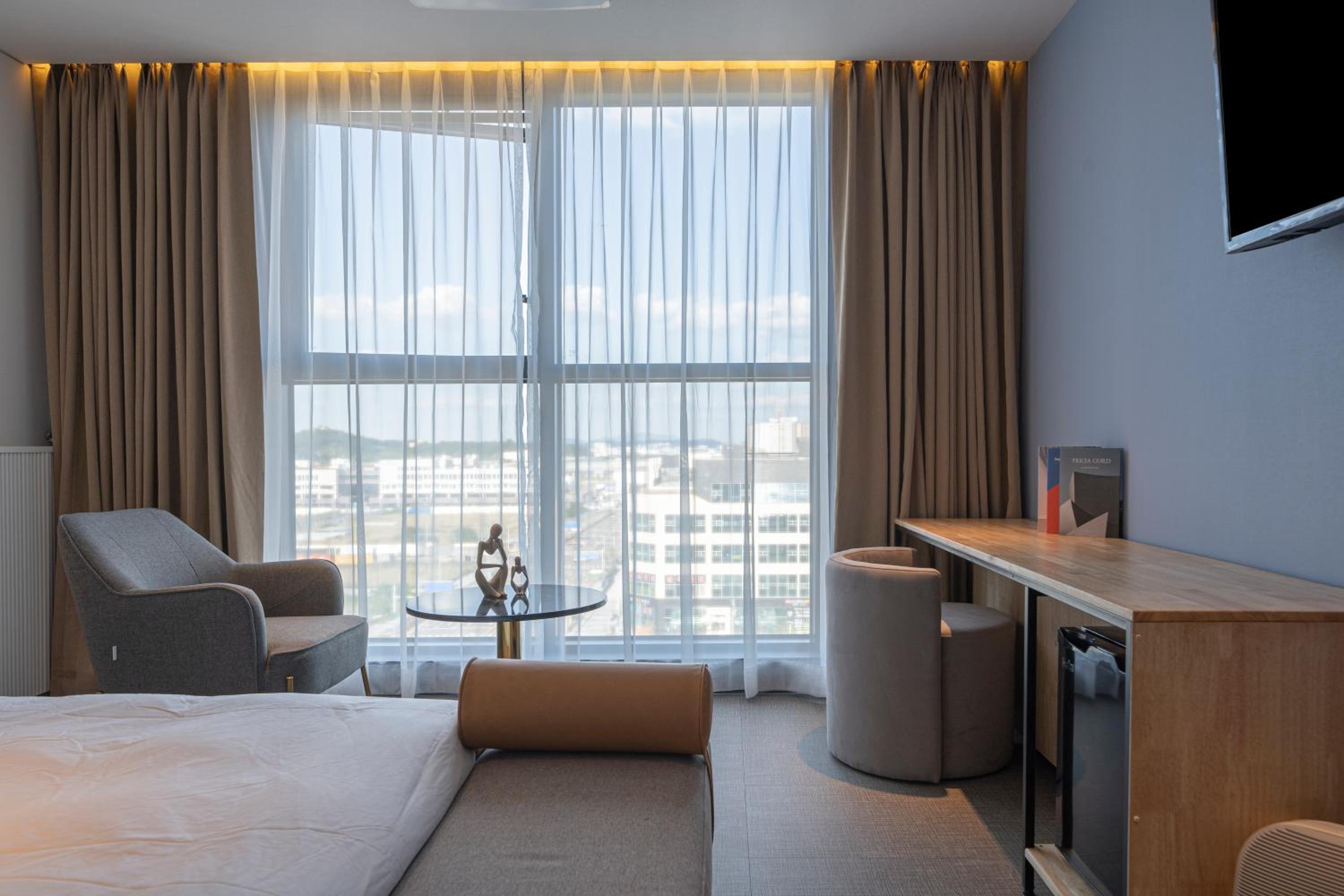 Standard Double Room - Photo 9