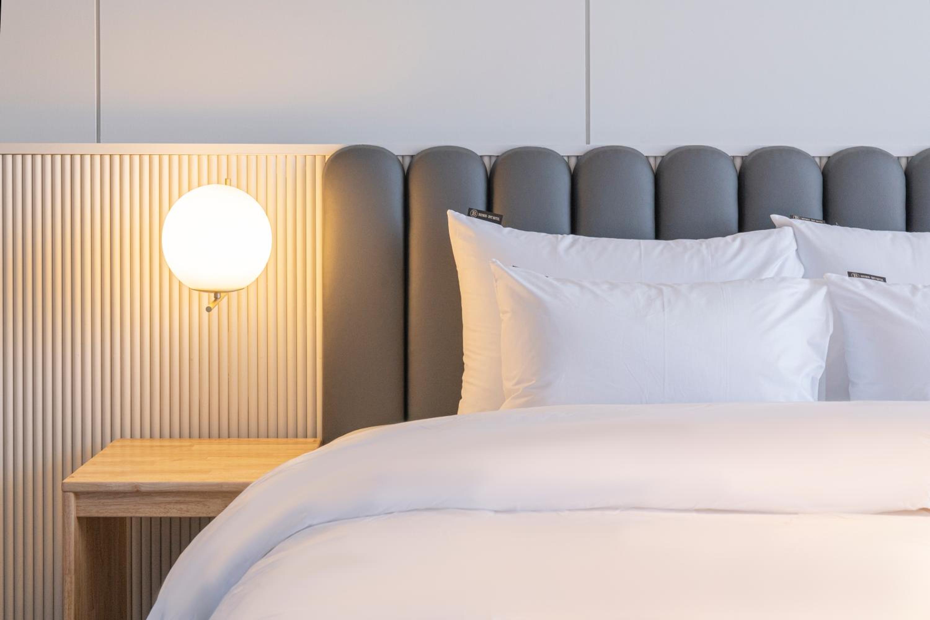 Standard Double Room - Photo 10