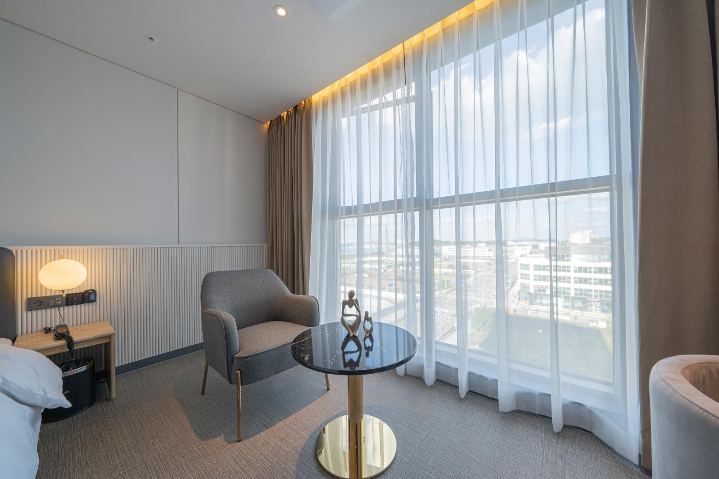 Standard Double Room - Photo 13