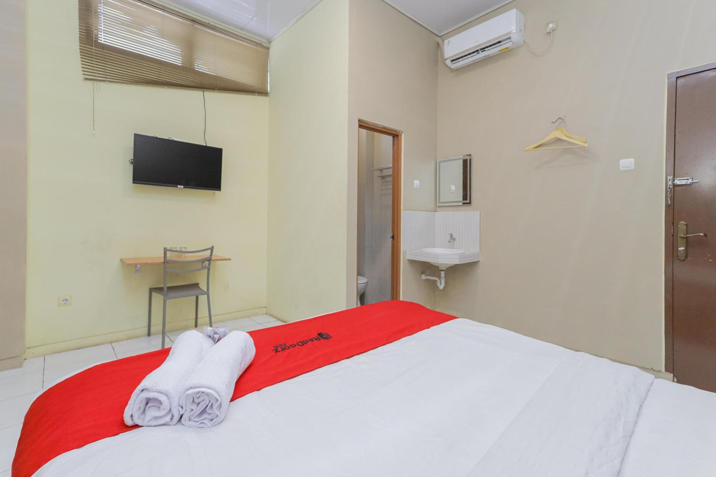 Deluxe Room - Photo 3