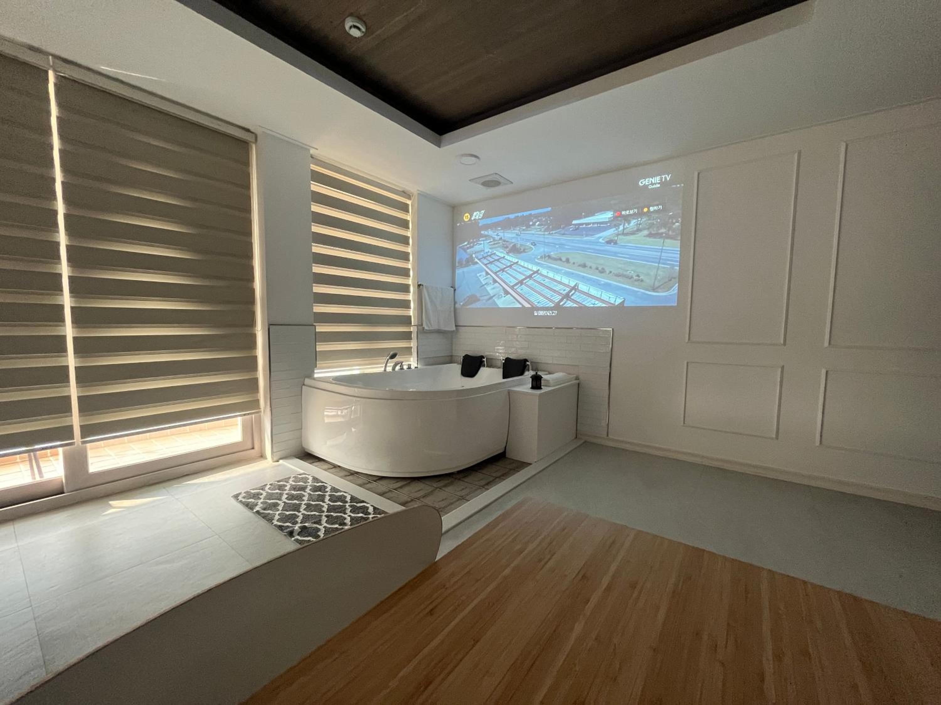 Studio with Ocean View - Photo 10
