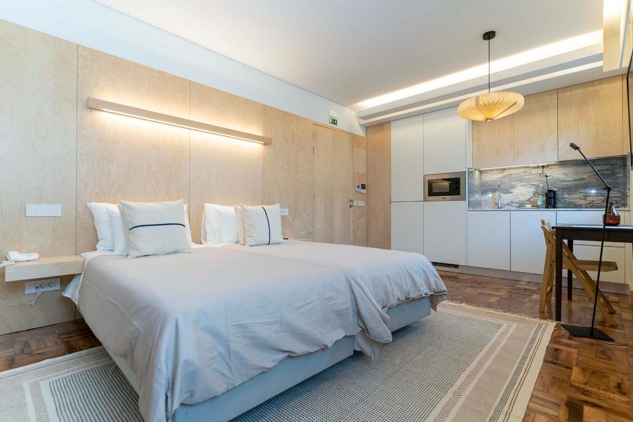 Studio Apartment - Photo 13
