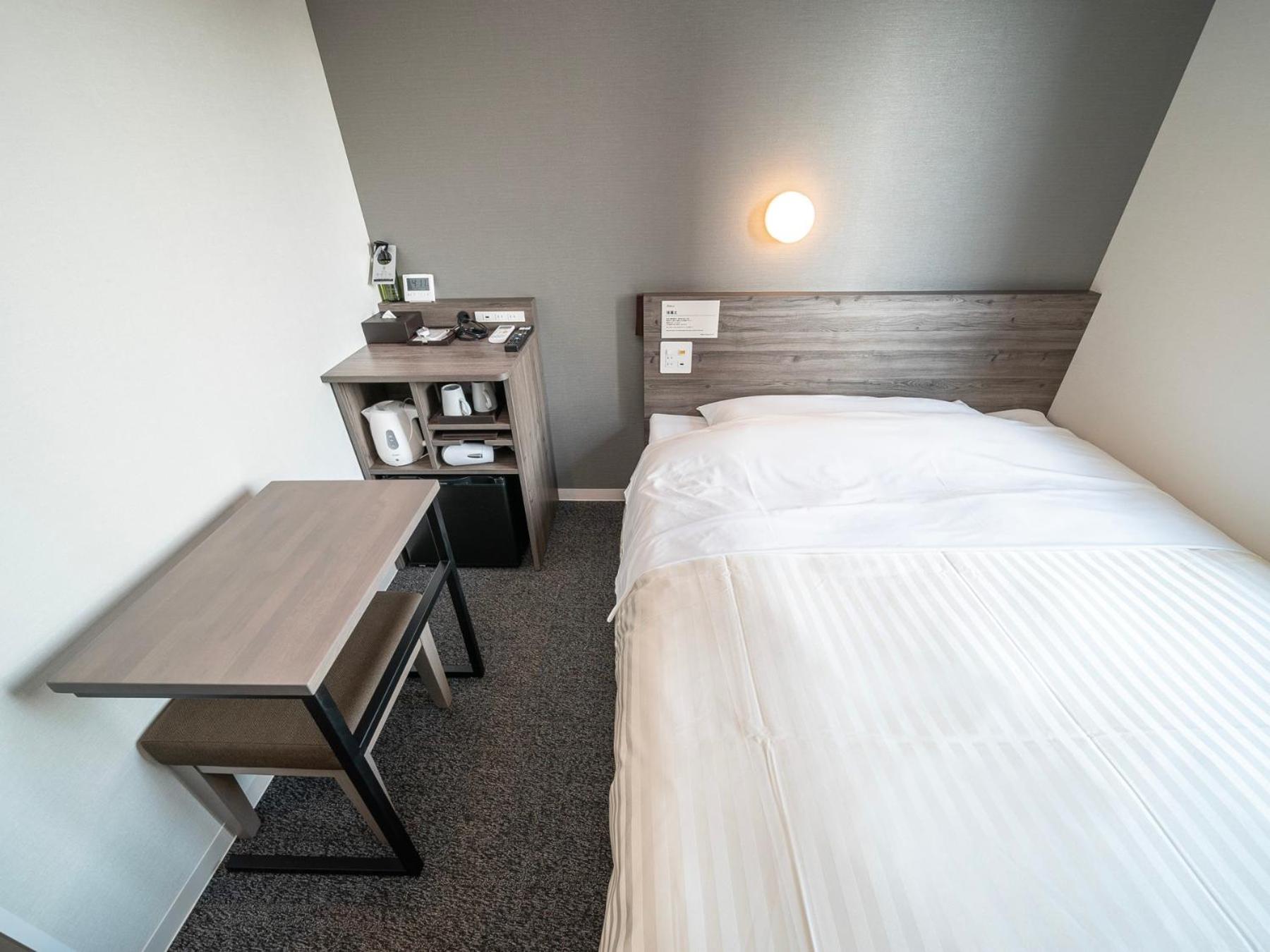 Double Room - Non-Smoking - Photo 5