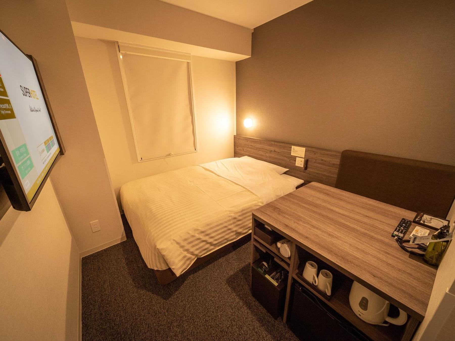 Double Room with Wide Desk - Non-Smoking - Photo 4