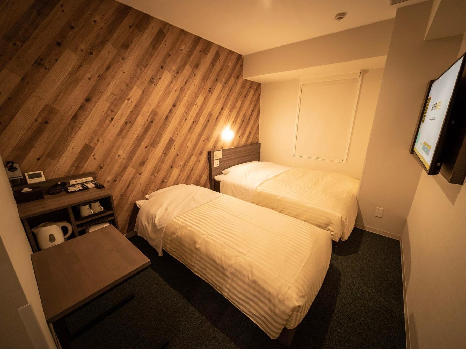 Twin Room - Non-Smoking - Photo 3