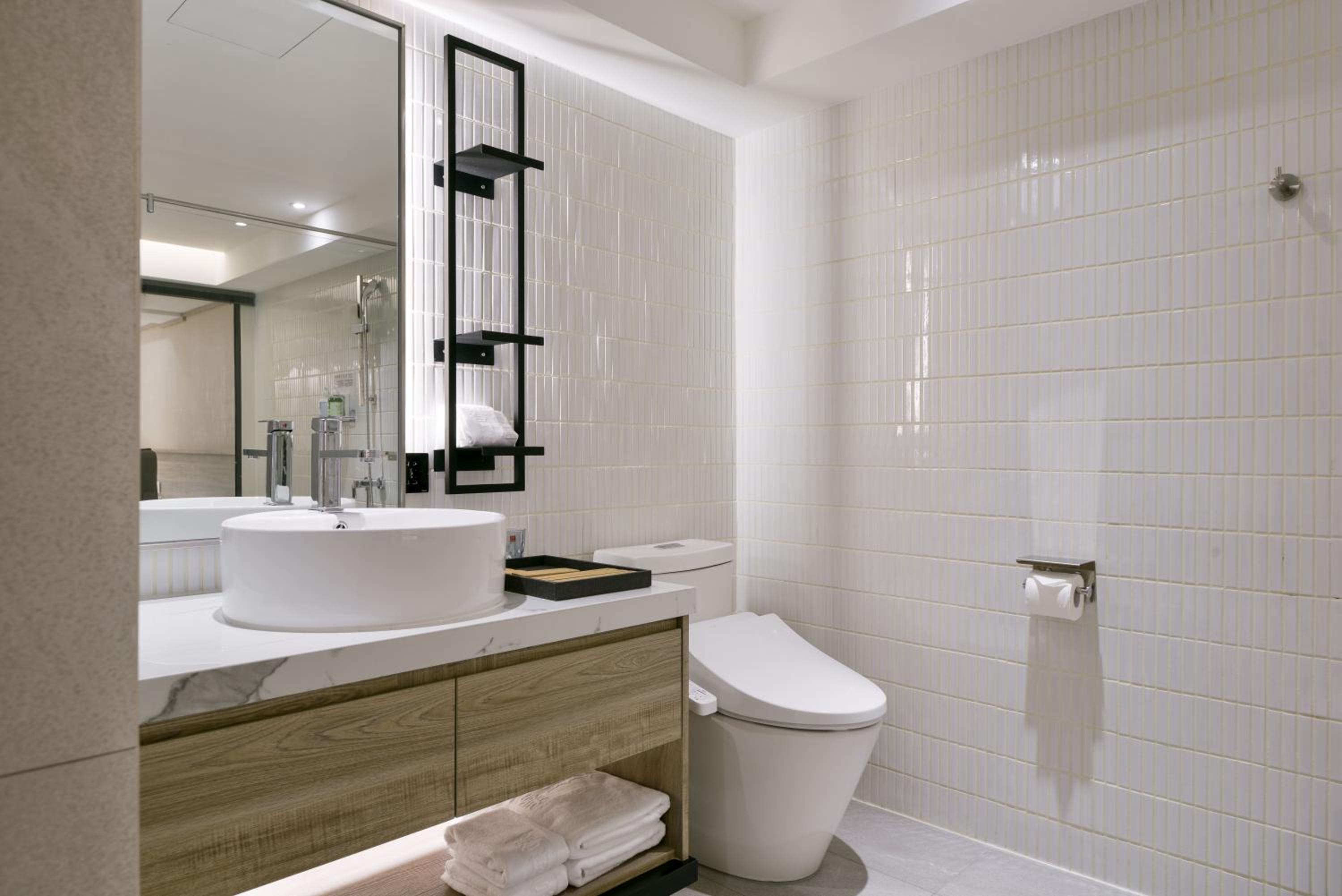 Superior Suite - Photo 21