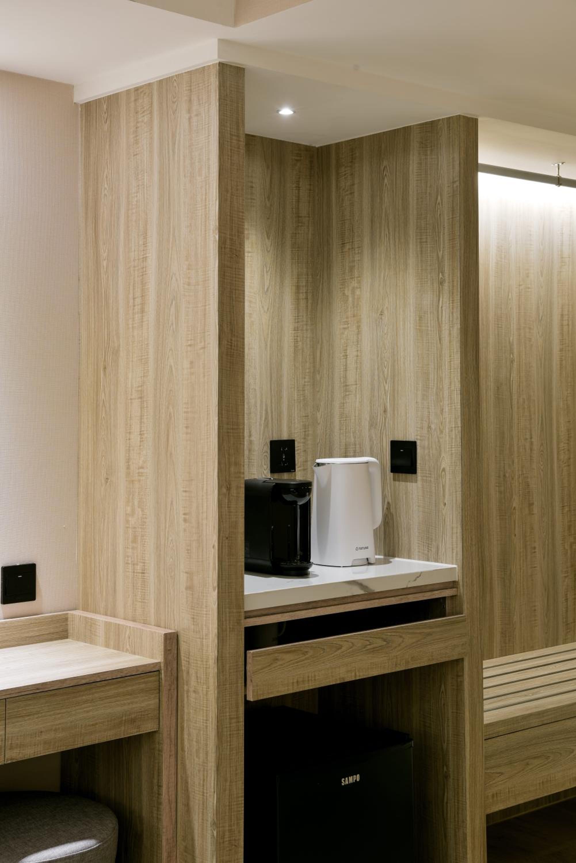 Superior Suite - Photo 15