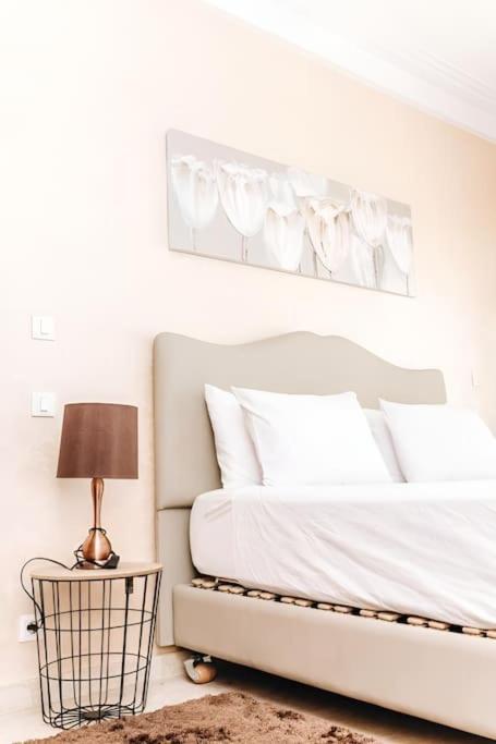 One-Bedroom Apartment - Photo 3