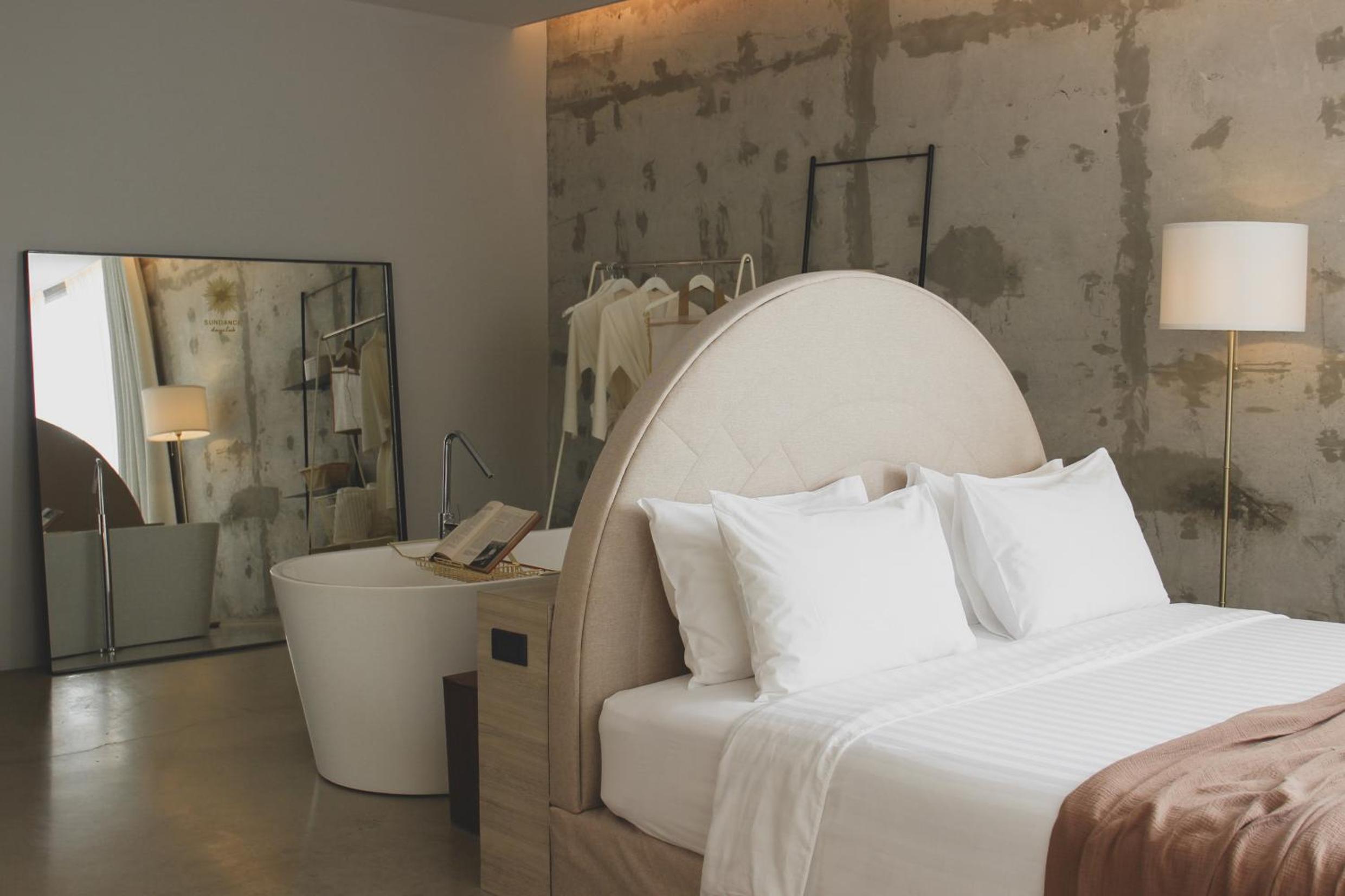 Superior King Room - Photo 4