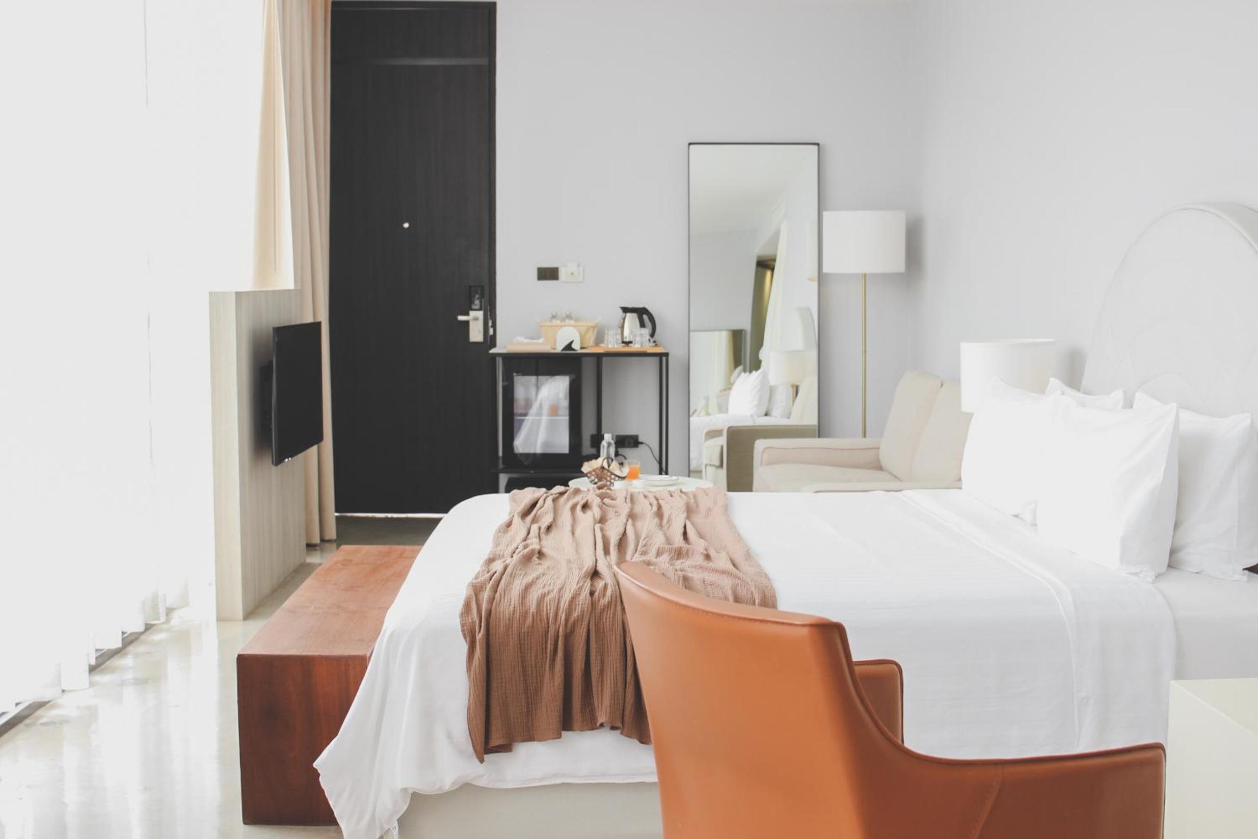 Deluxe King Room - Photo 1