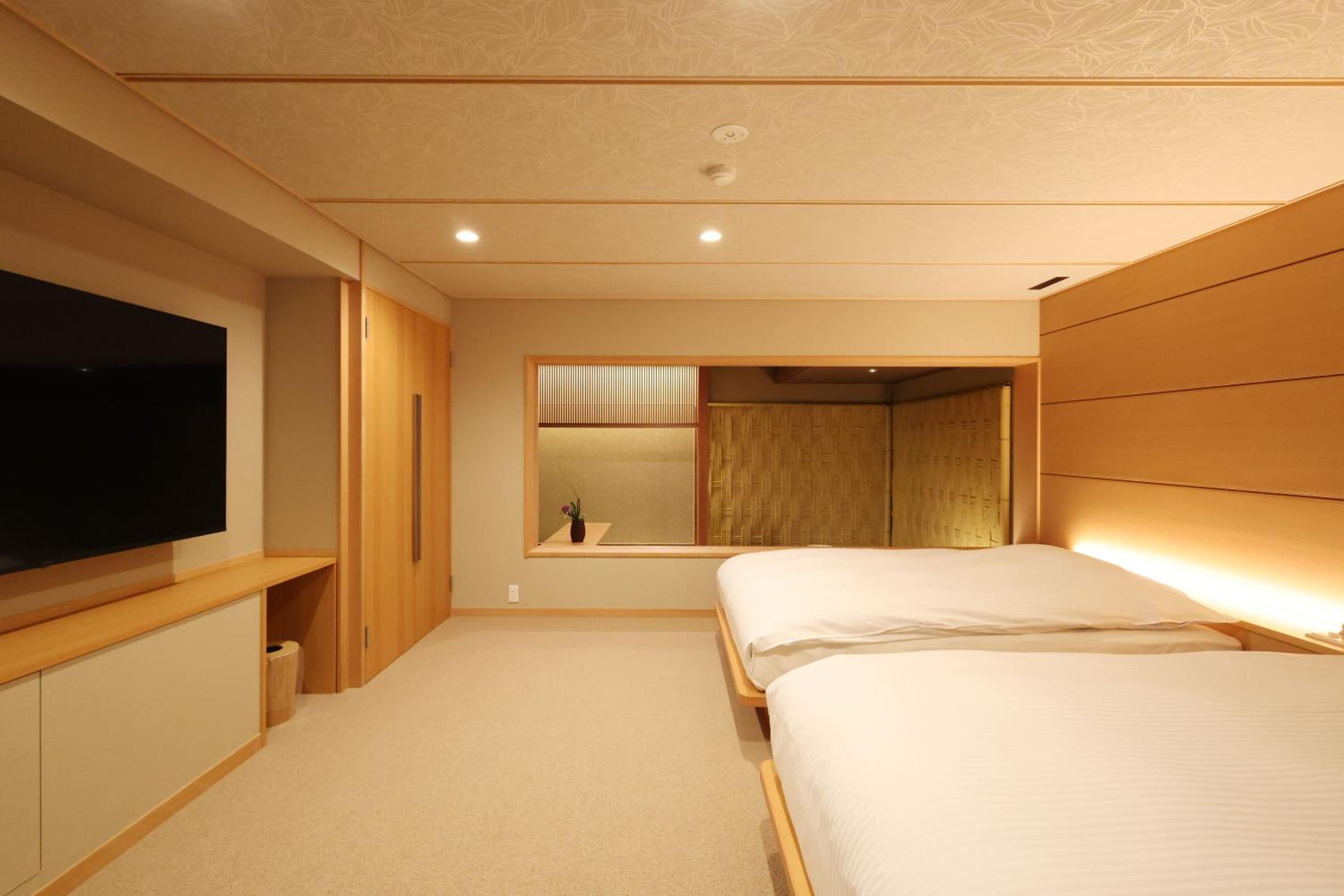 Suite with Balcony photo 3