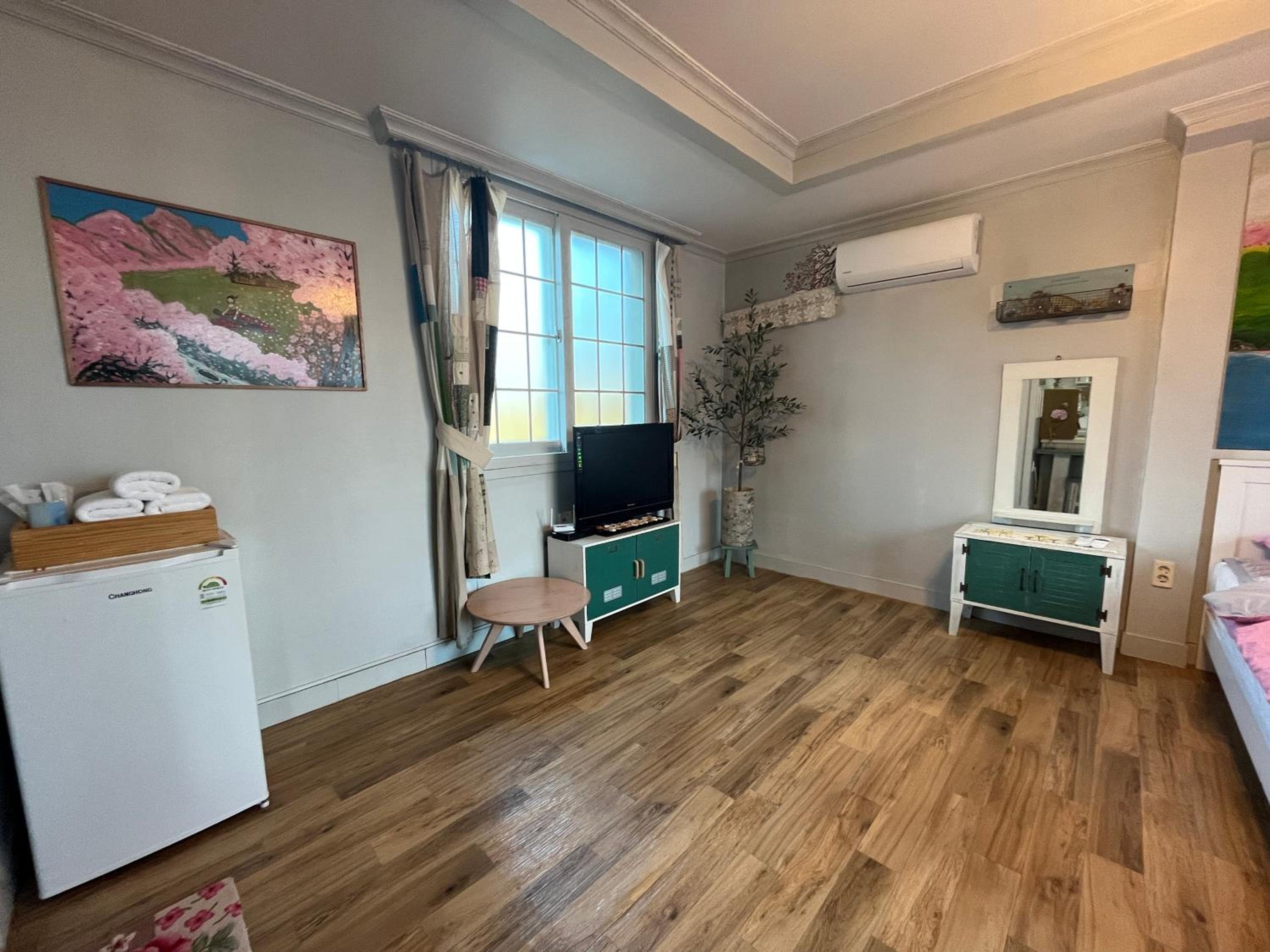 One-Bedroom House photo 2