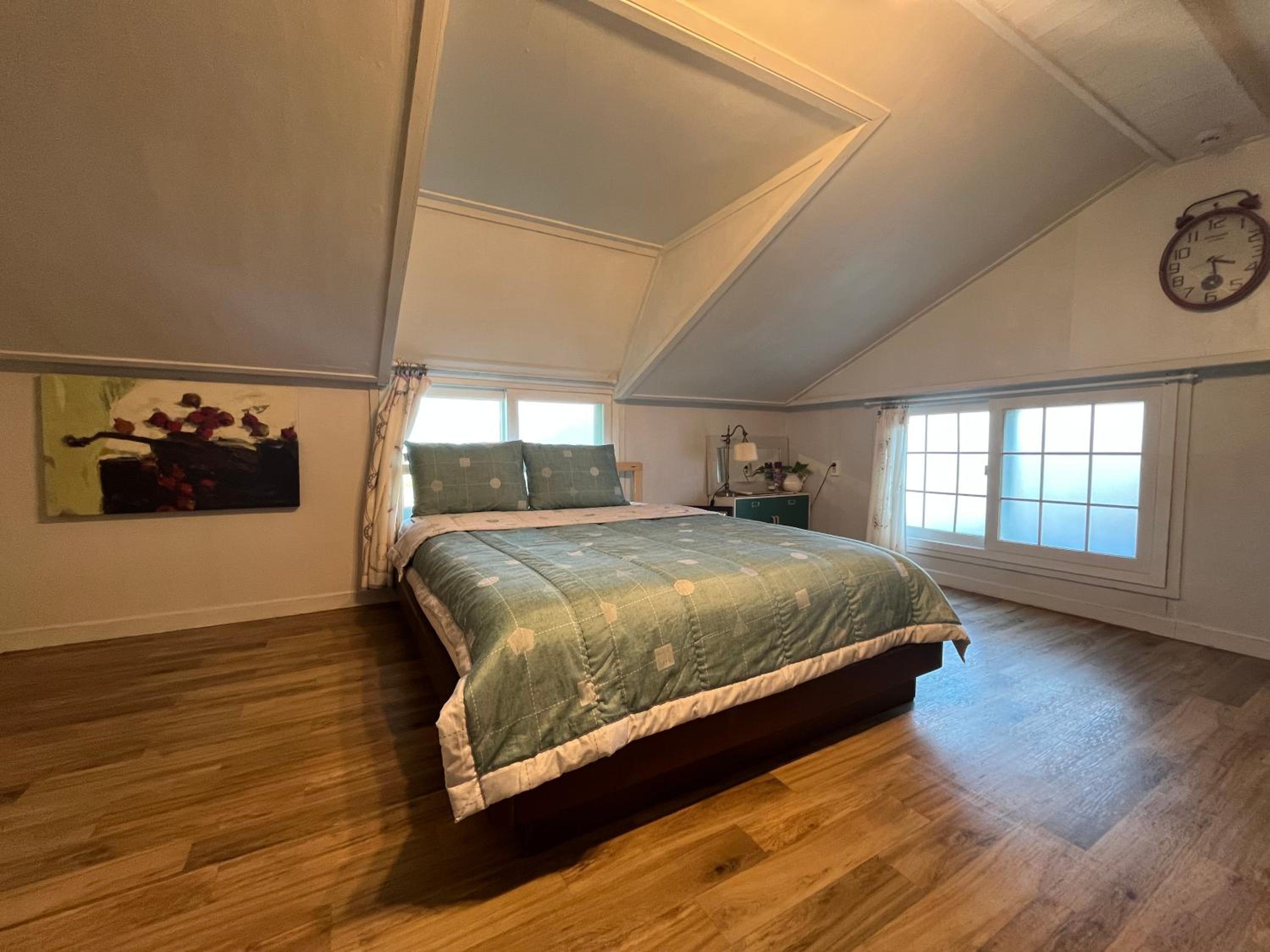 Loft Room with Terrace photo 1