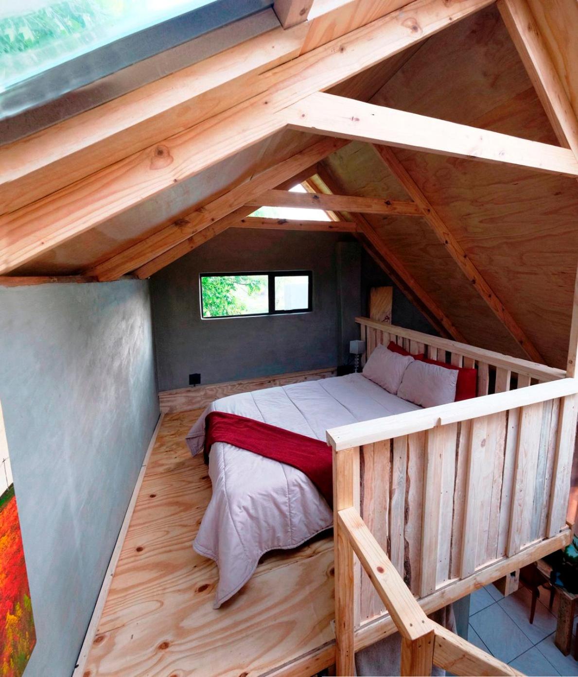 Cottage with Garden View - Photo 5