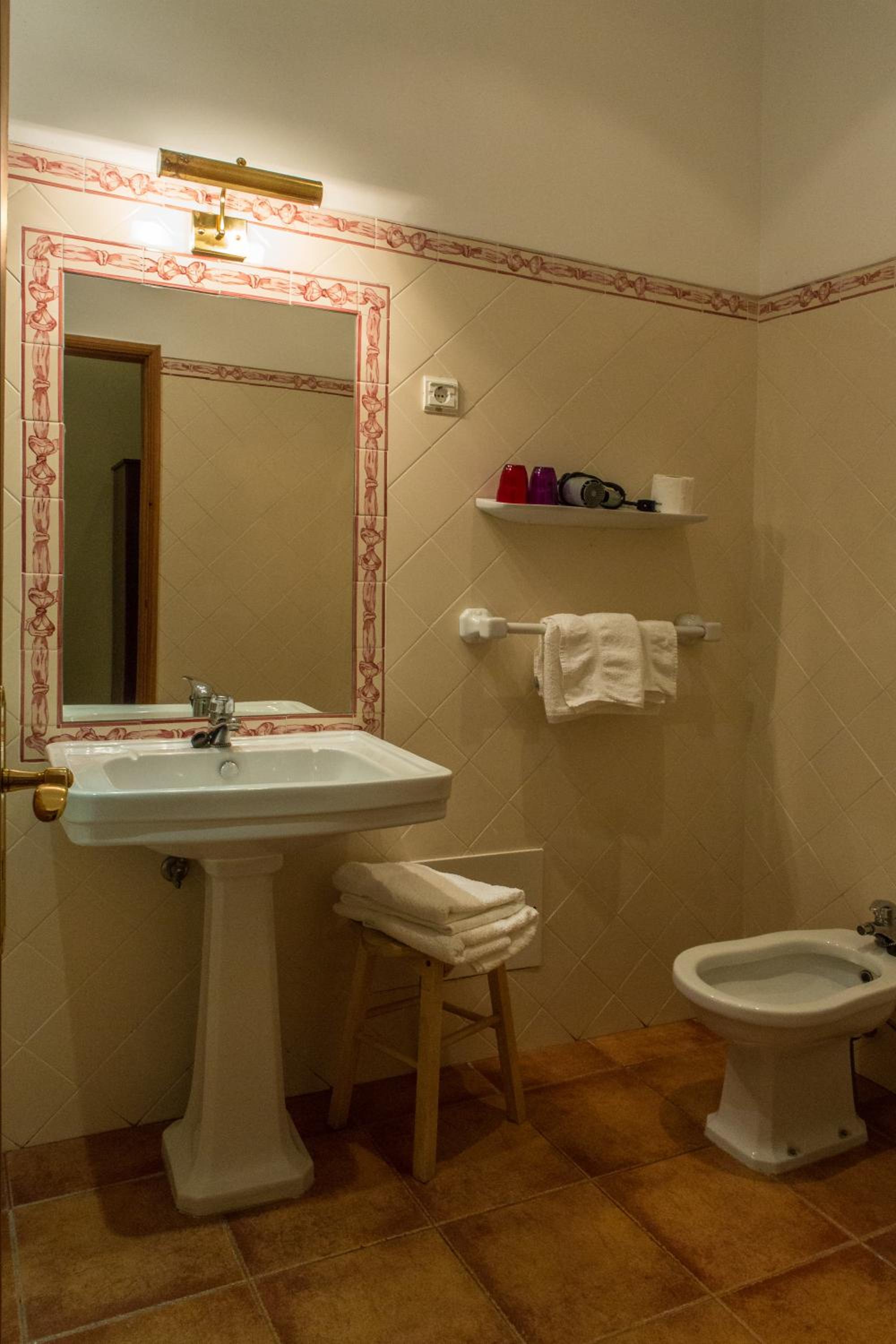 Double or Twin Room photo 3