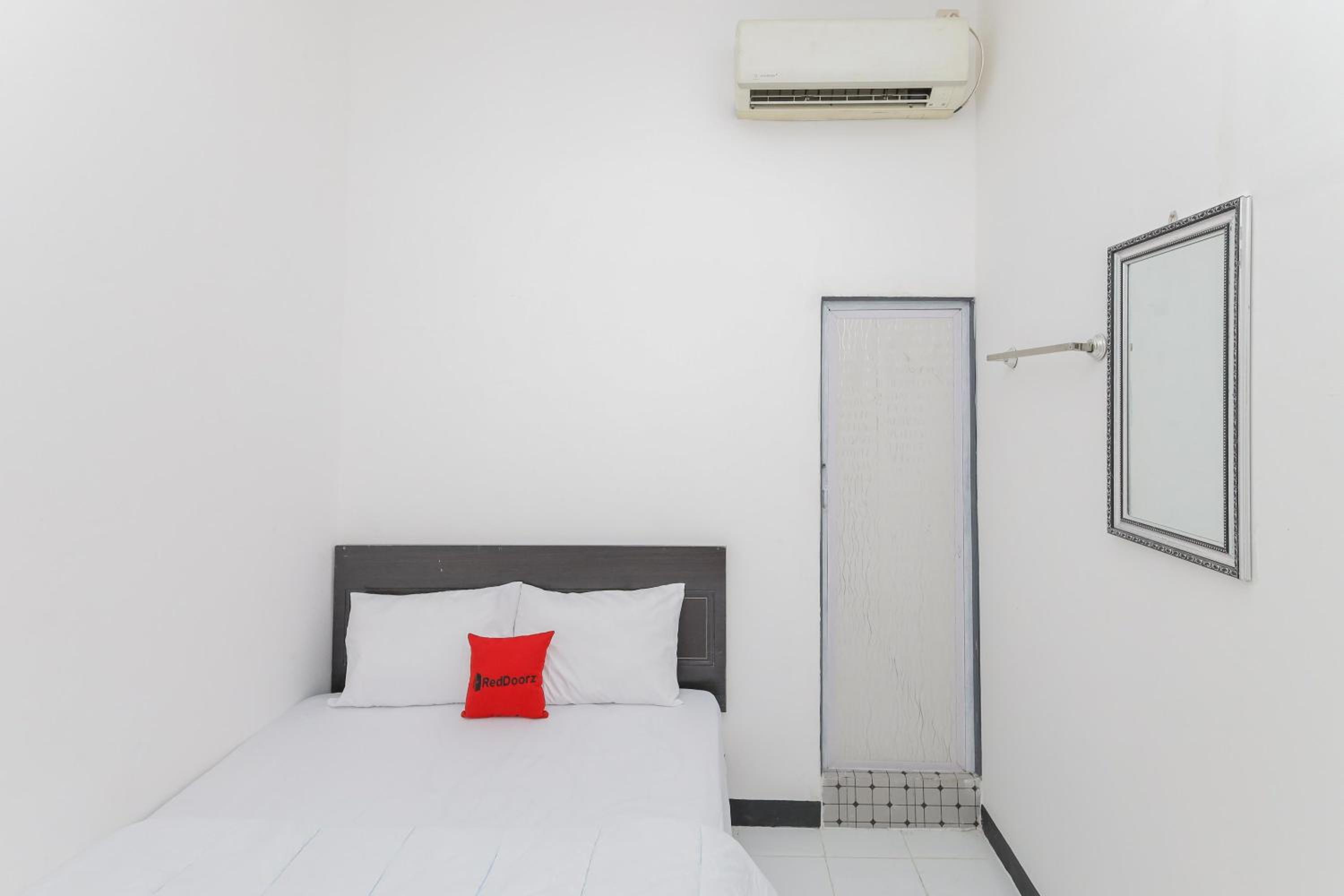 Standard Double Room - Photo 2