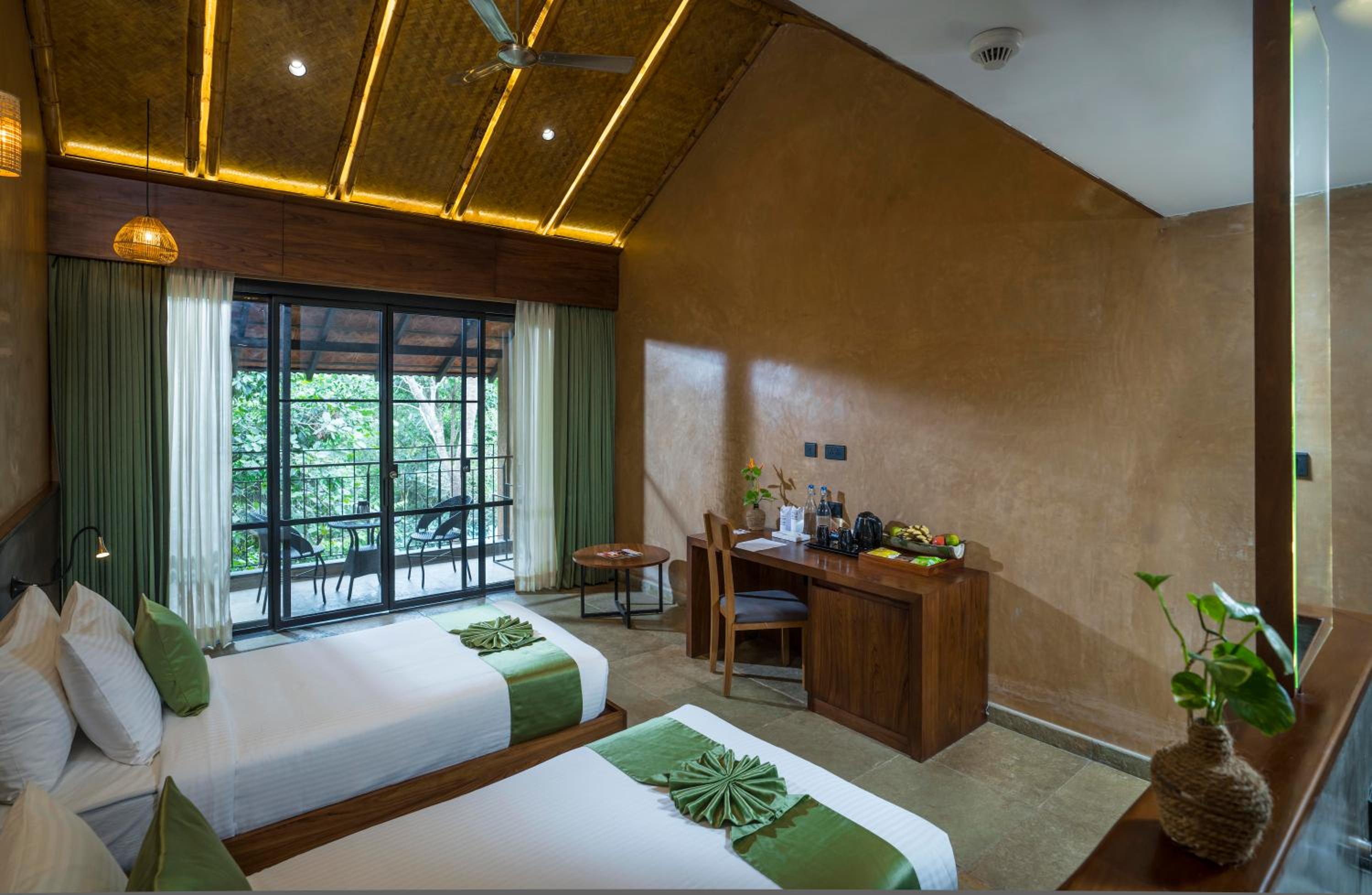 Deluxe Double Room with Balcony (Complementary 2 hour early checkin & Late checkout) - Photo 10