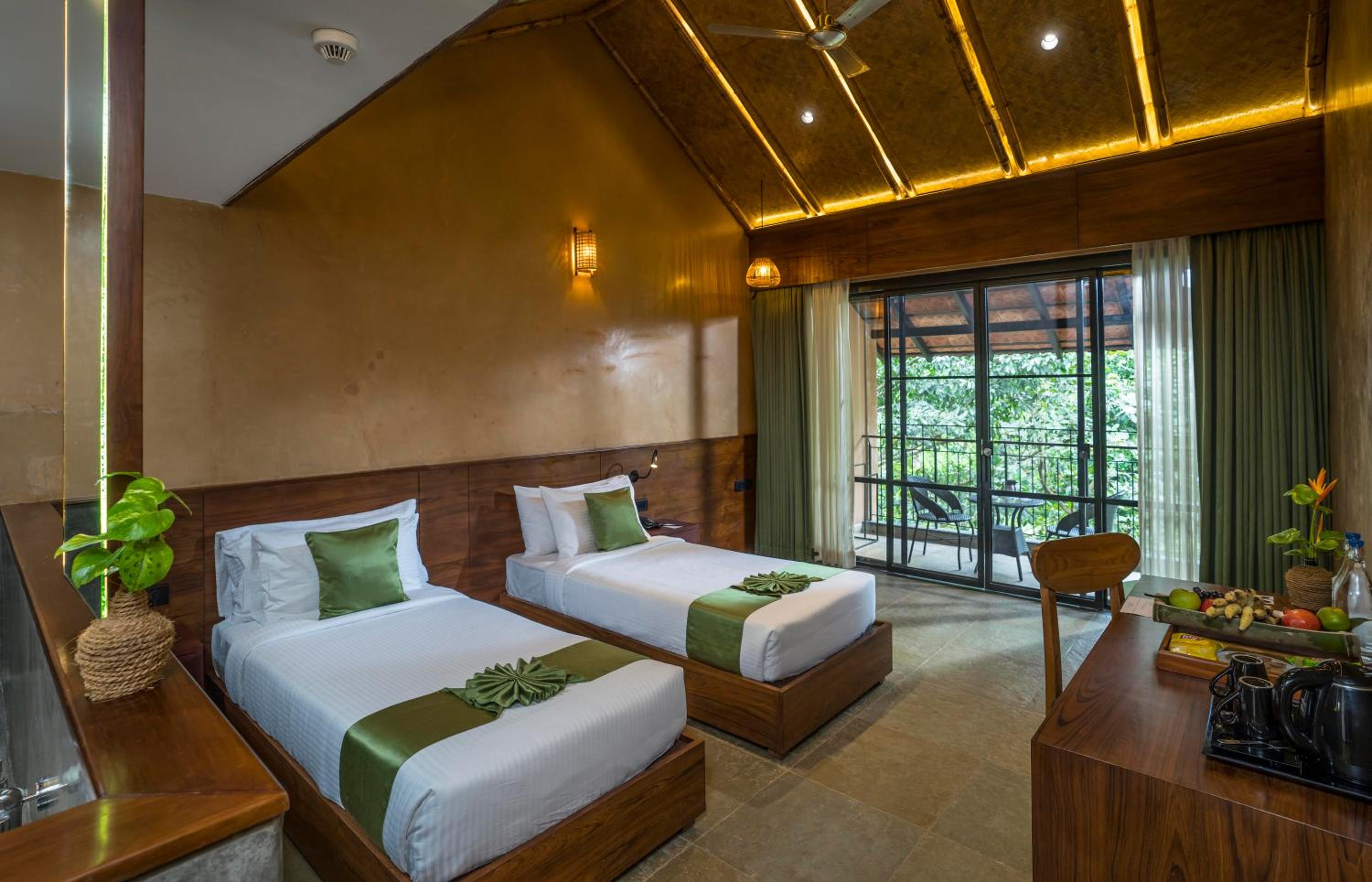 Deluxe Double Room with Balcony (Complementary 2 hour early checkin & Late checkout) - Photo 8