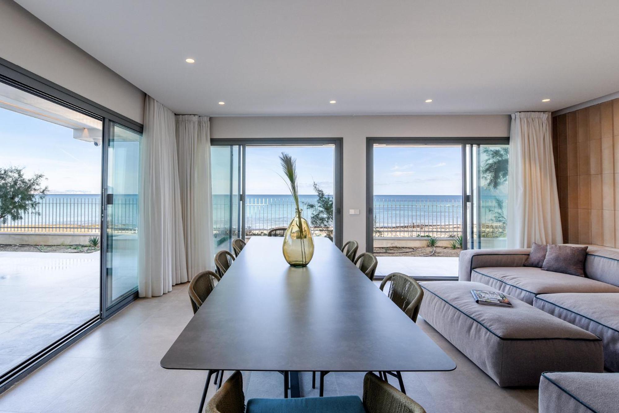 Villa - Beach Front photo 2
