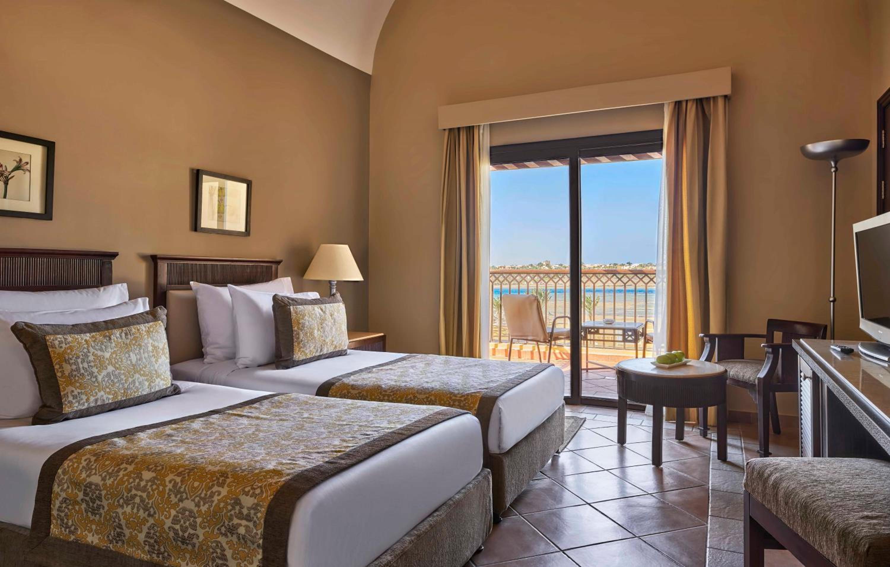 Superior, Queen or Twin Bed, Sea View - Photo 2