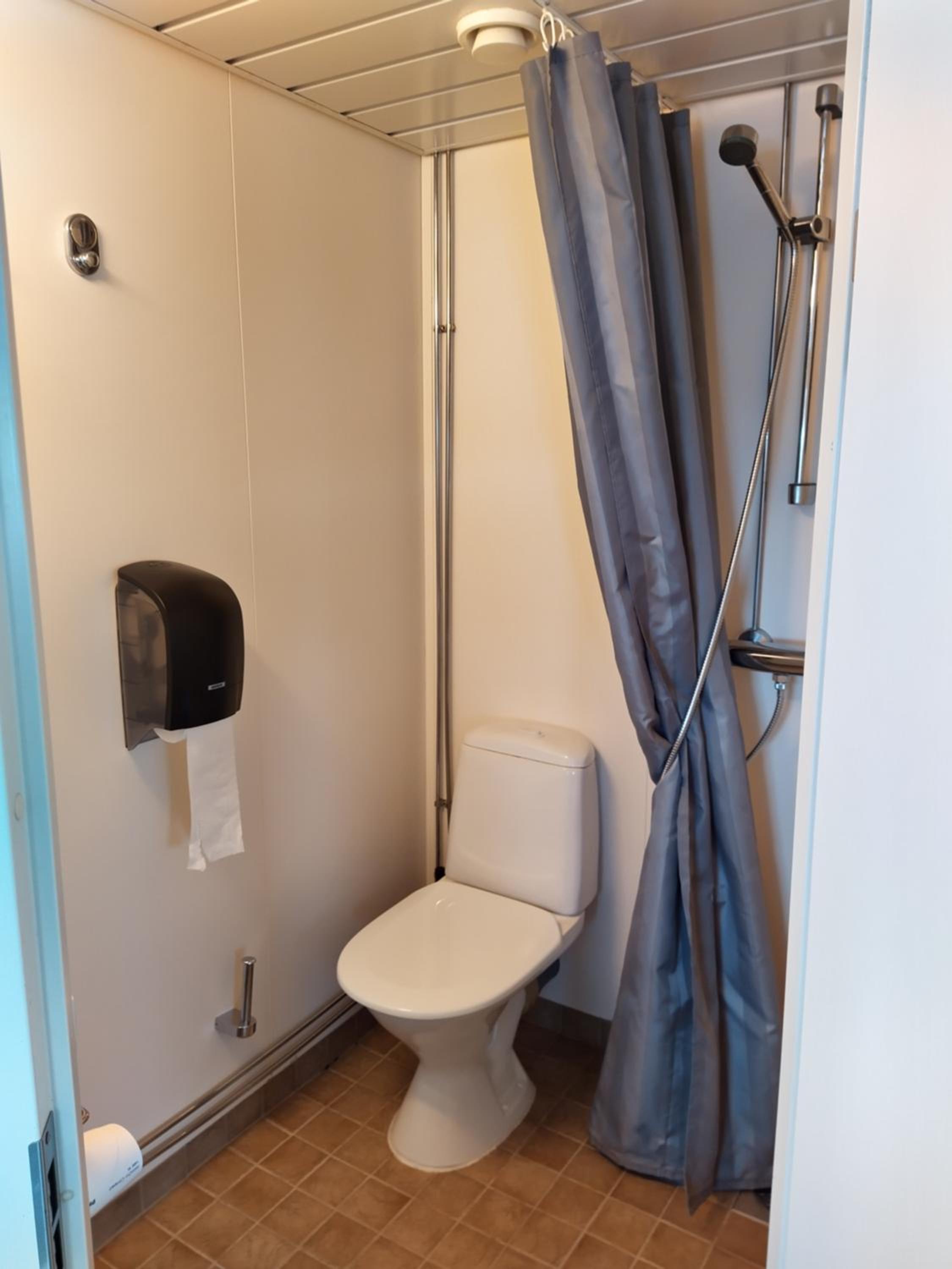 Quadruple Room - No Pets - Photo 1