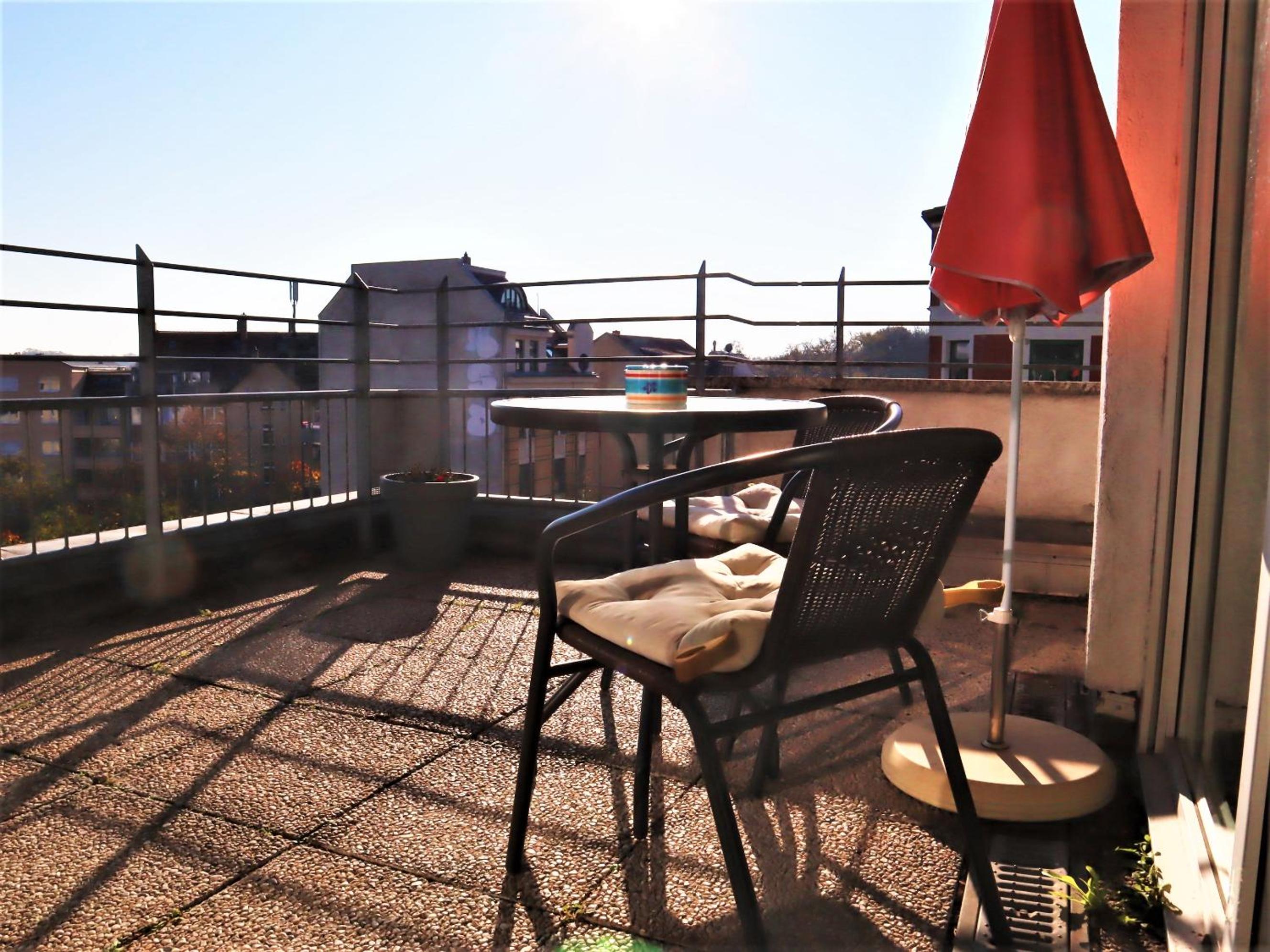 Apartment with Terrace - Photo 19